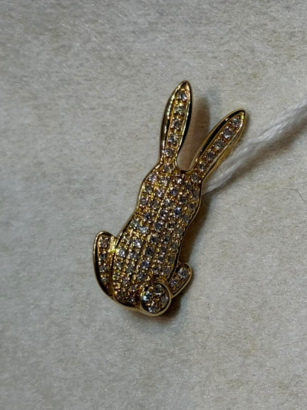 - Brooch in K18 - Diamond 0.48 (rabbit 兎) 3571 JJC1352