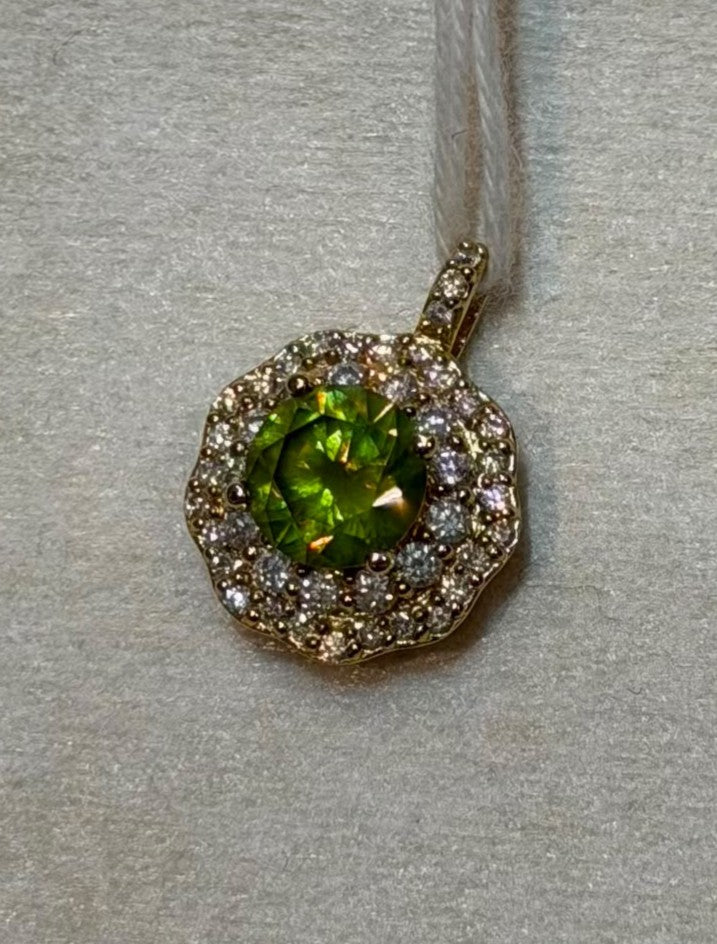 - Pendant in K18 - Russian Demantoid Garnet 1.33 + D0.52 (鑑 / Russia) 2824 JJC1353