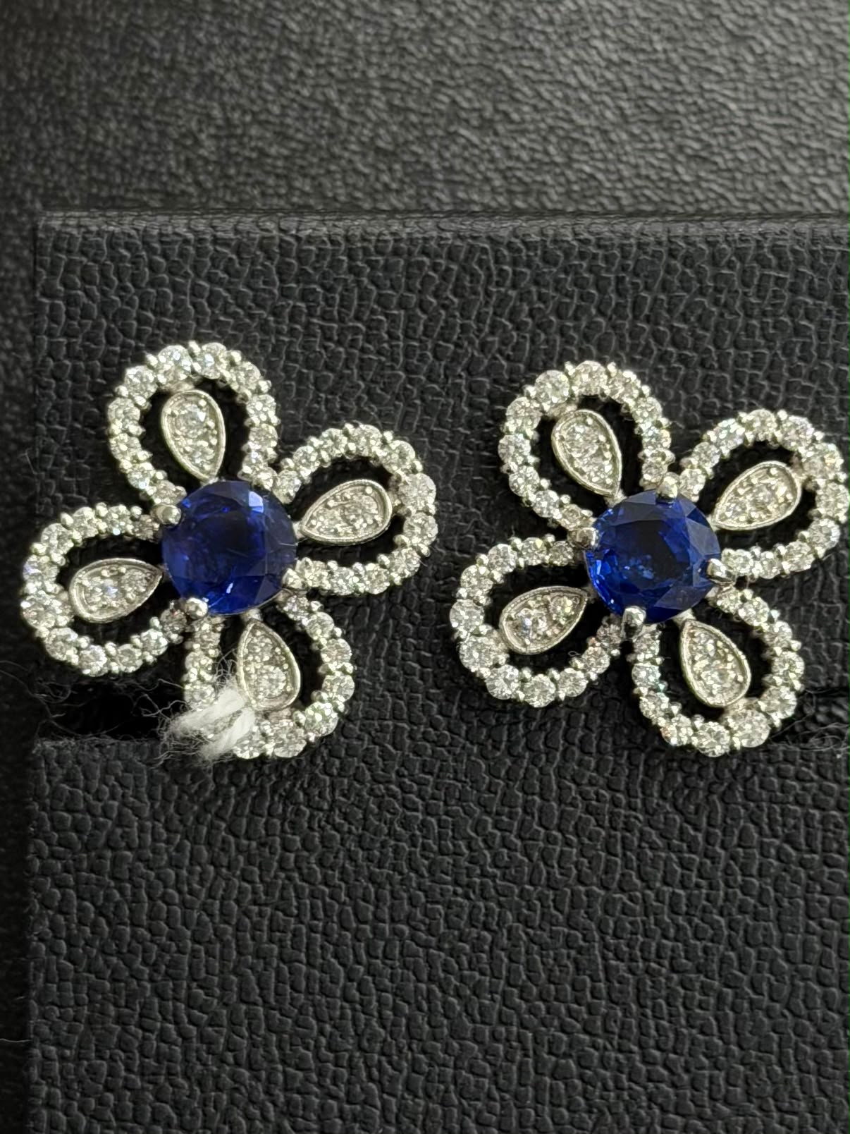Earrings in Pt900 - Sapphire 1.04 + D1.15 flowers 1349 JJC1508