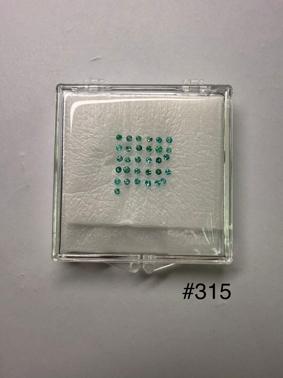 0.8ct BRAZIL PARAIBA ROUND SET DXBCS6860