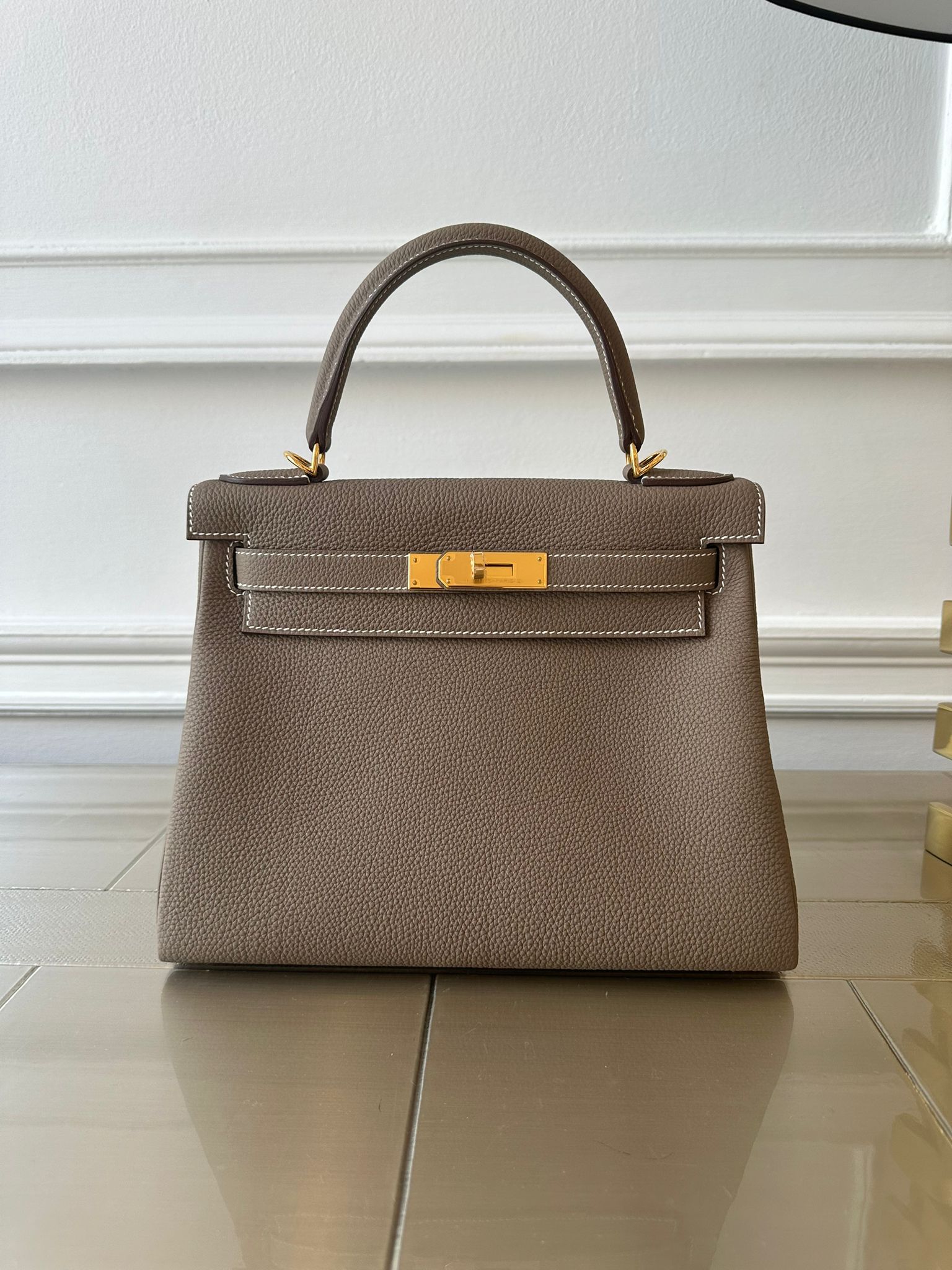 HERMÈS KELLY 28CM ETOUPE Togo with Gold Hardware