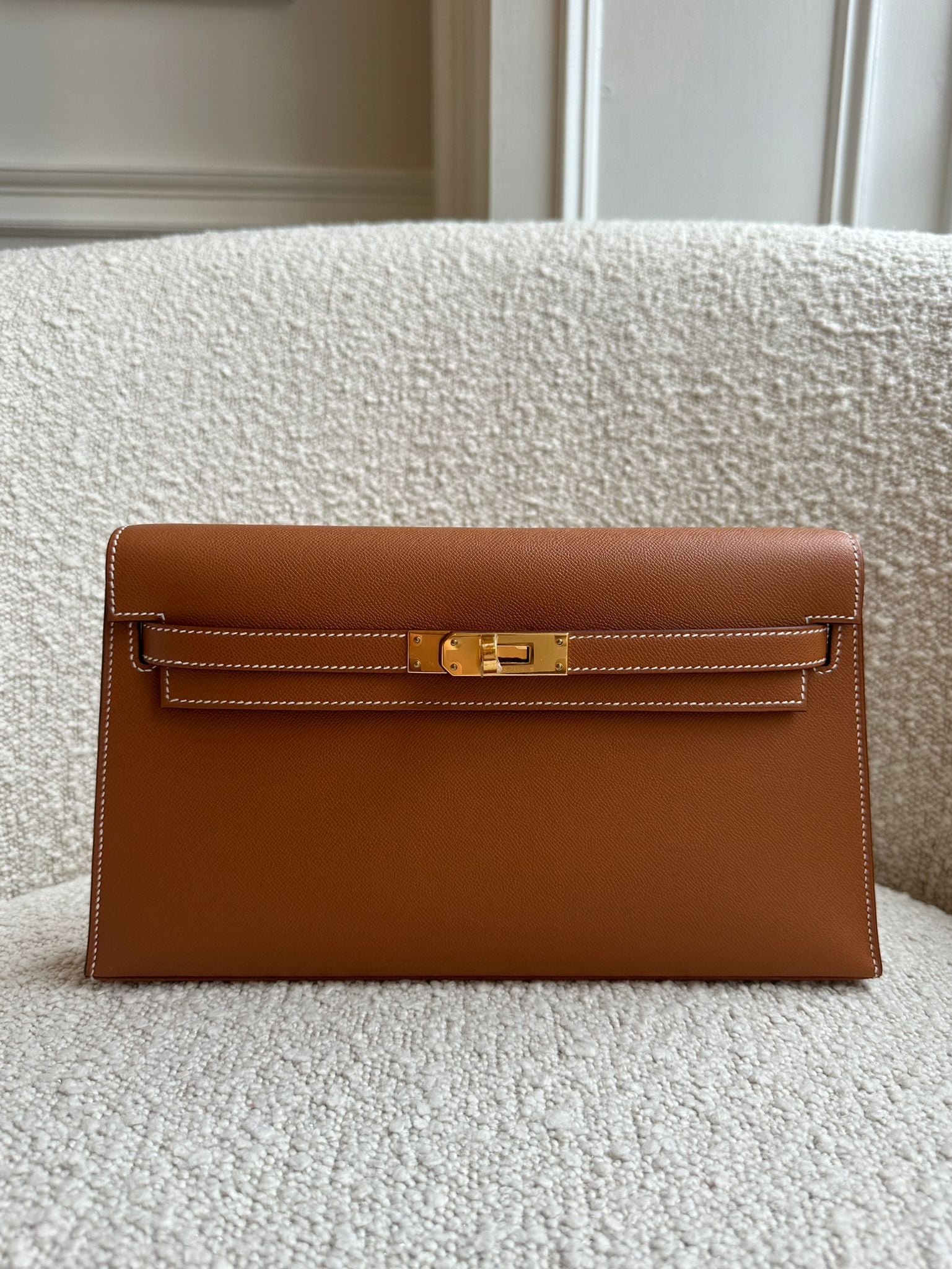 HERMÈS KELLY ELAN GOLD Madame Leather with Gold Hardware