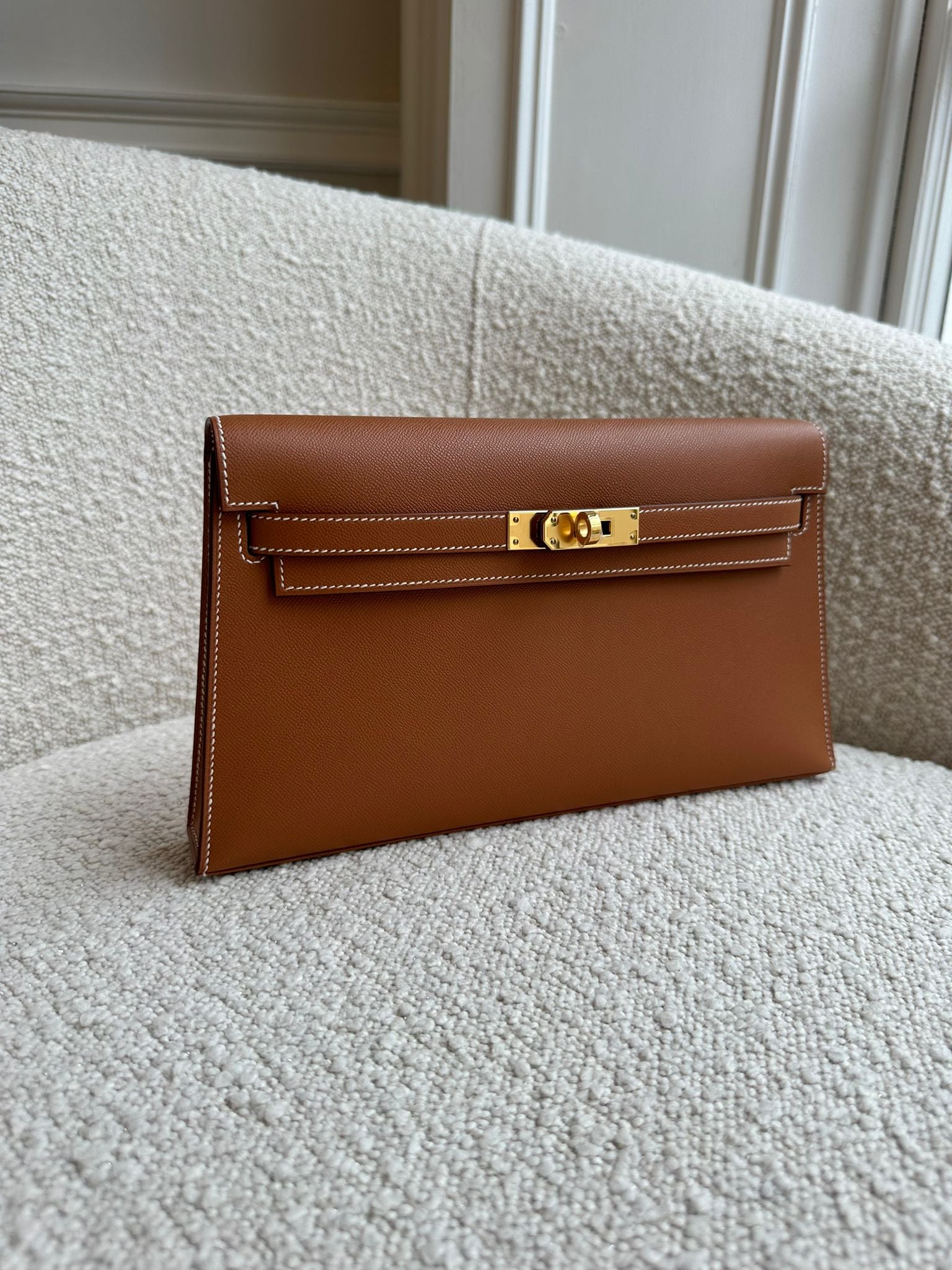 HERMÈS KELLY ELAN GOLD Madame Leather with Gold Hardware