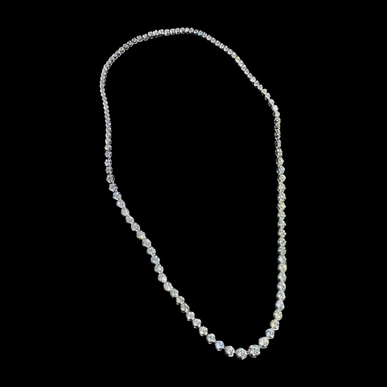 7.67ct White Diamond Necklace set in 18K White Gold
