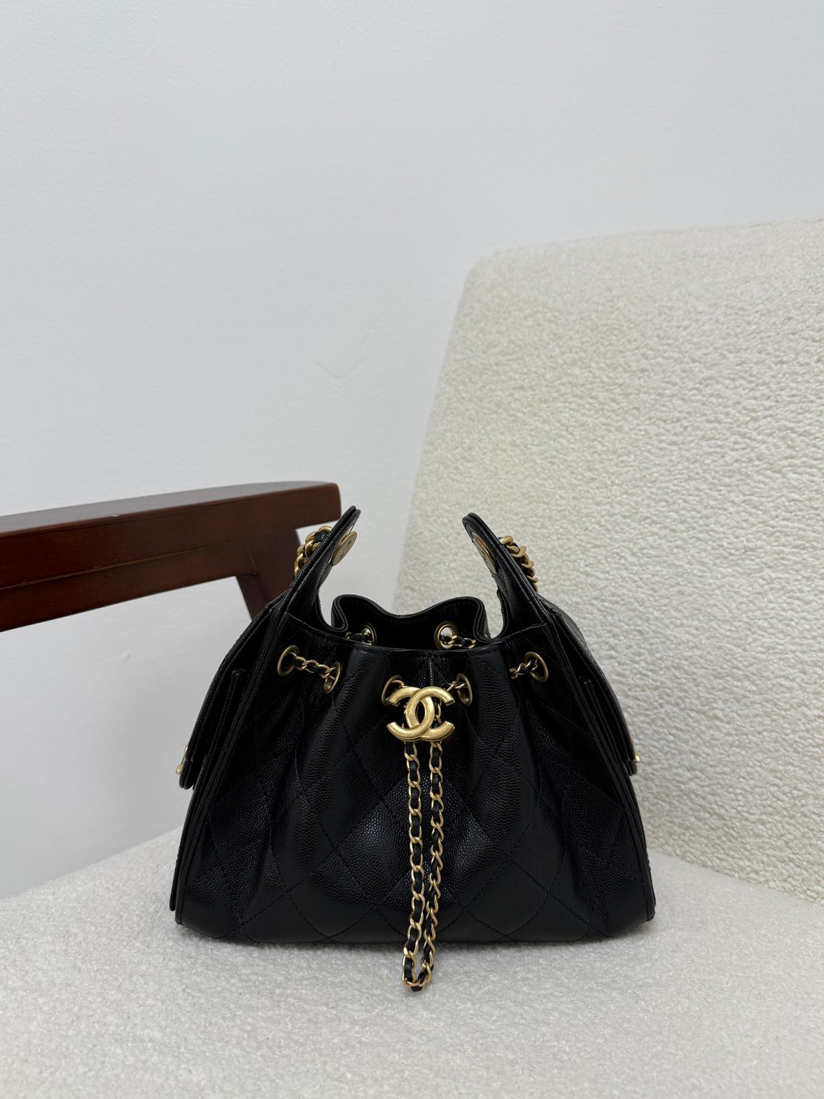 Aureon Group Limited *LONDON LOCATED* CHANEL 25 MINI HANDBAG BLACK Grained Shiny Calfskin with Gold-Tone Metal