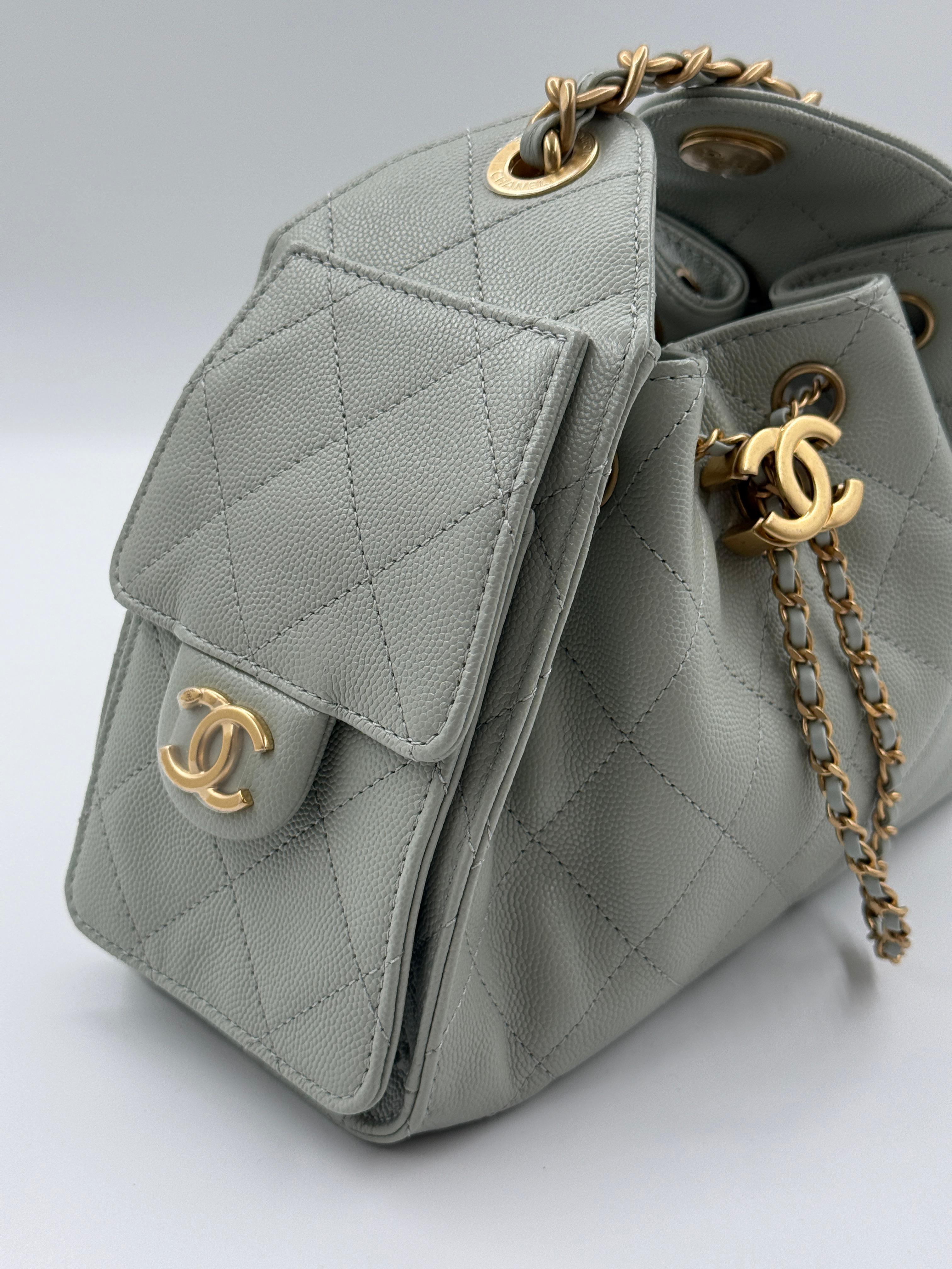 Aureon Group Limited *LONDON LOCATED* CHANEL 25 MINI HANDBAG GREEN Grained Shiny Calfskin with Gold-Tone Metal