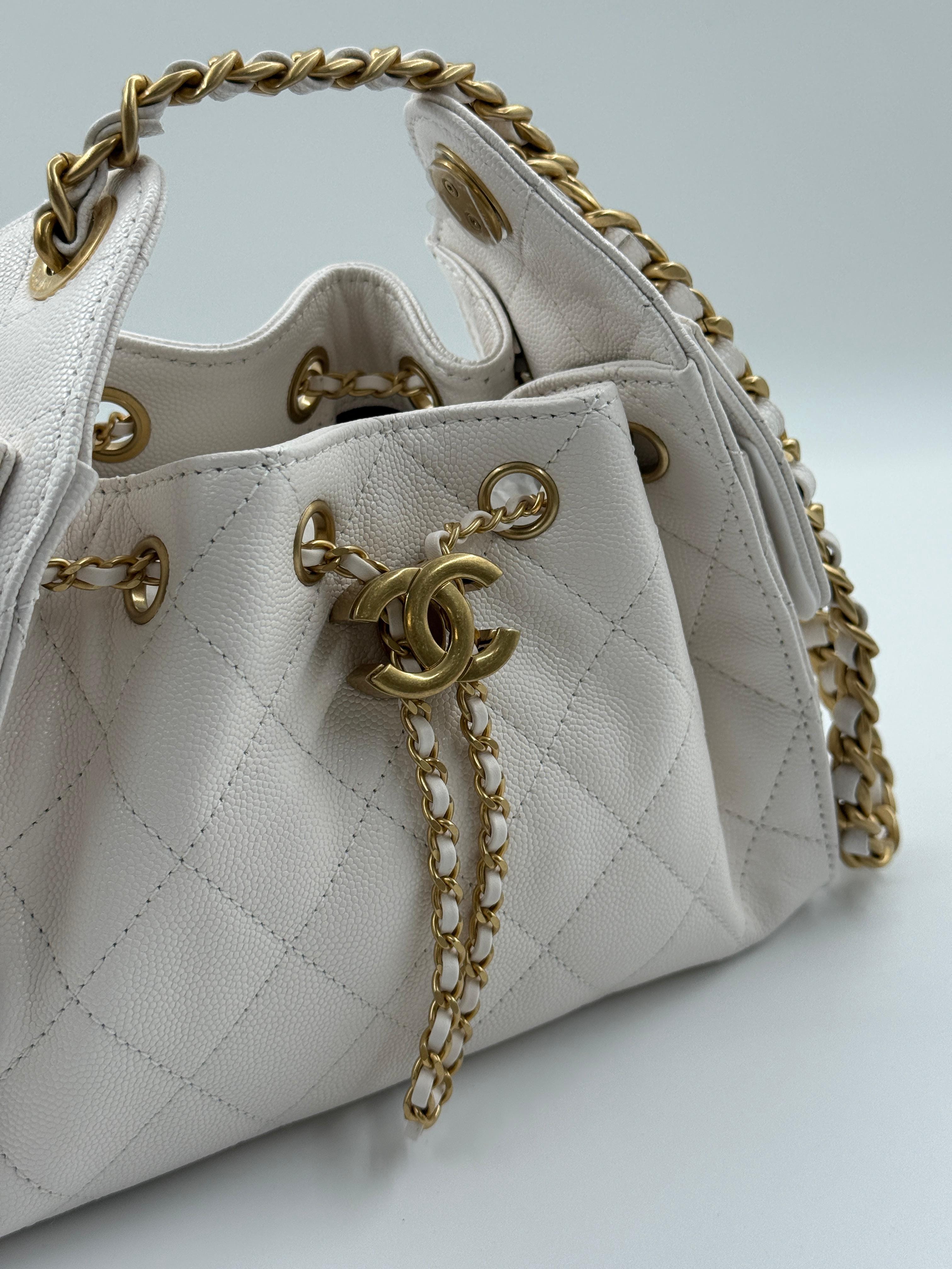 Aureon Group Limited *LONDON LOCATED* CHANEL 25 MINI HANDBAG WHITE Grained Shiny Calfskin with Gold-Tone Metal