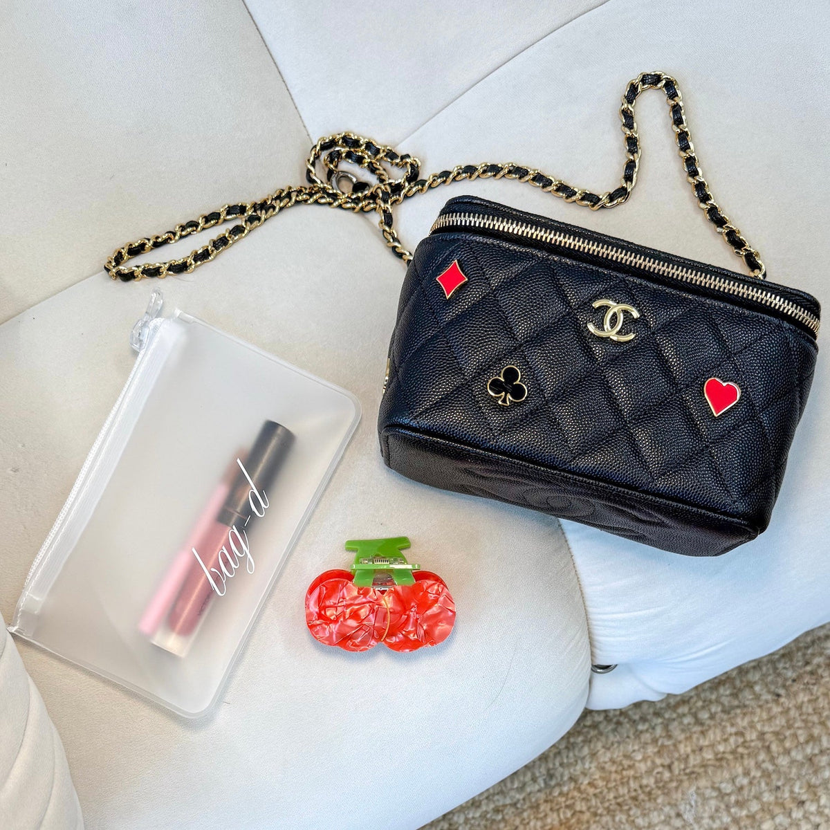 bag-d_everything_pouch_frosted_tpu with make up inside