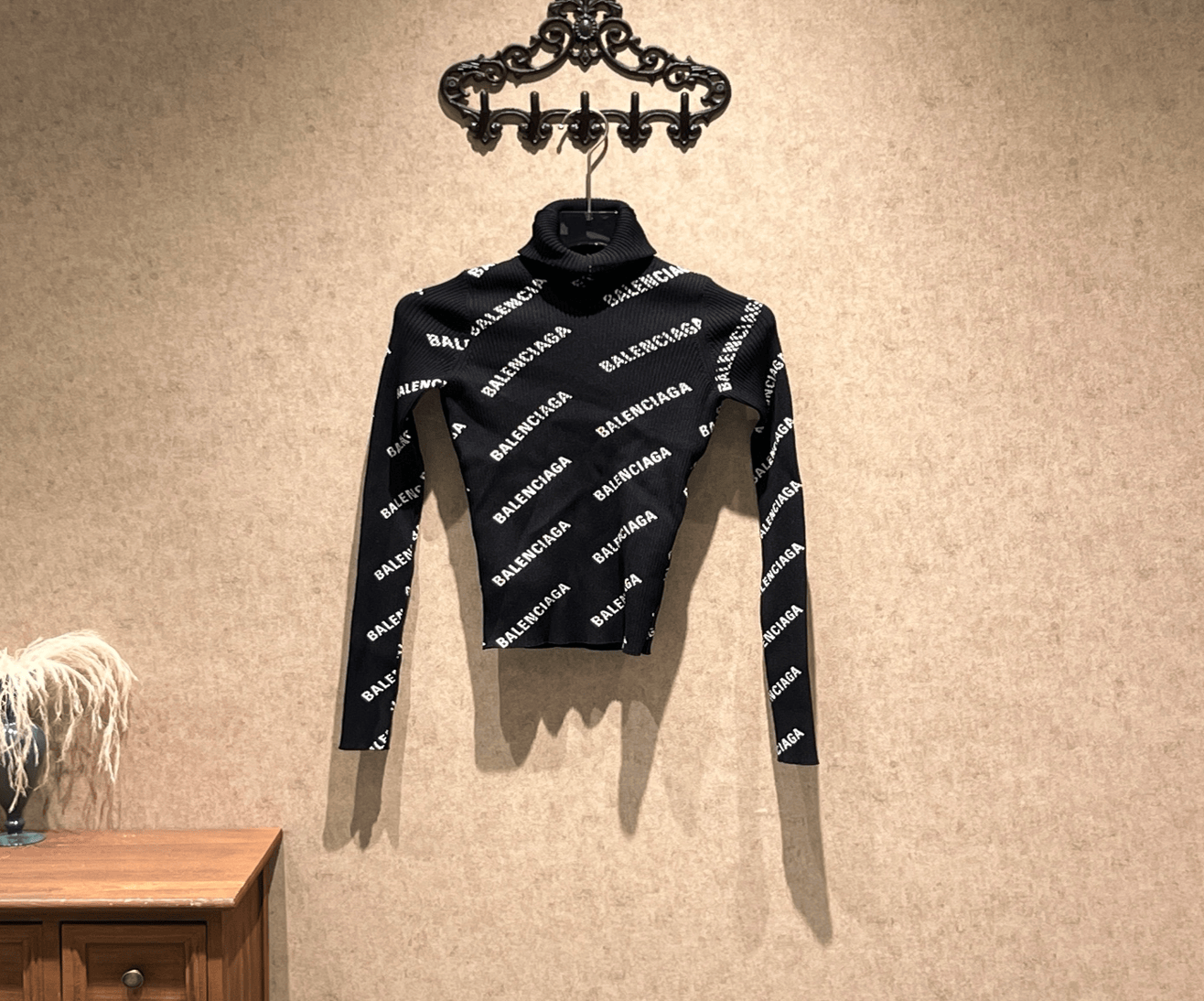 Balenciaga Balenciaga black bullet-print logo top / Size S / 99% new / 43359 SGC43359