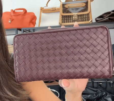 Bottega Veneta B26031465 Bottega Veneta Zippy Brown Intrecciato