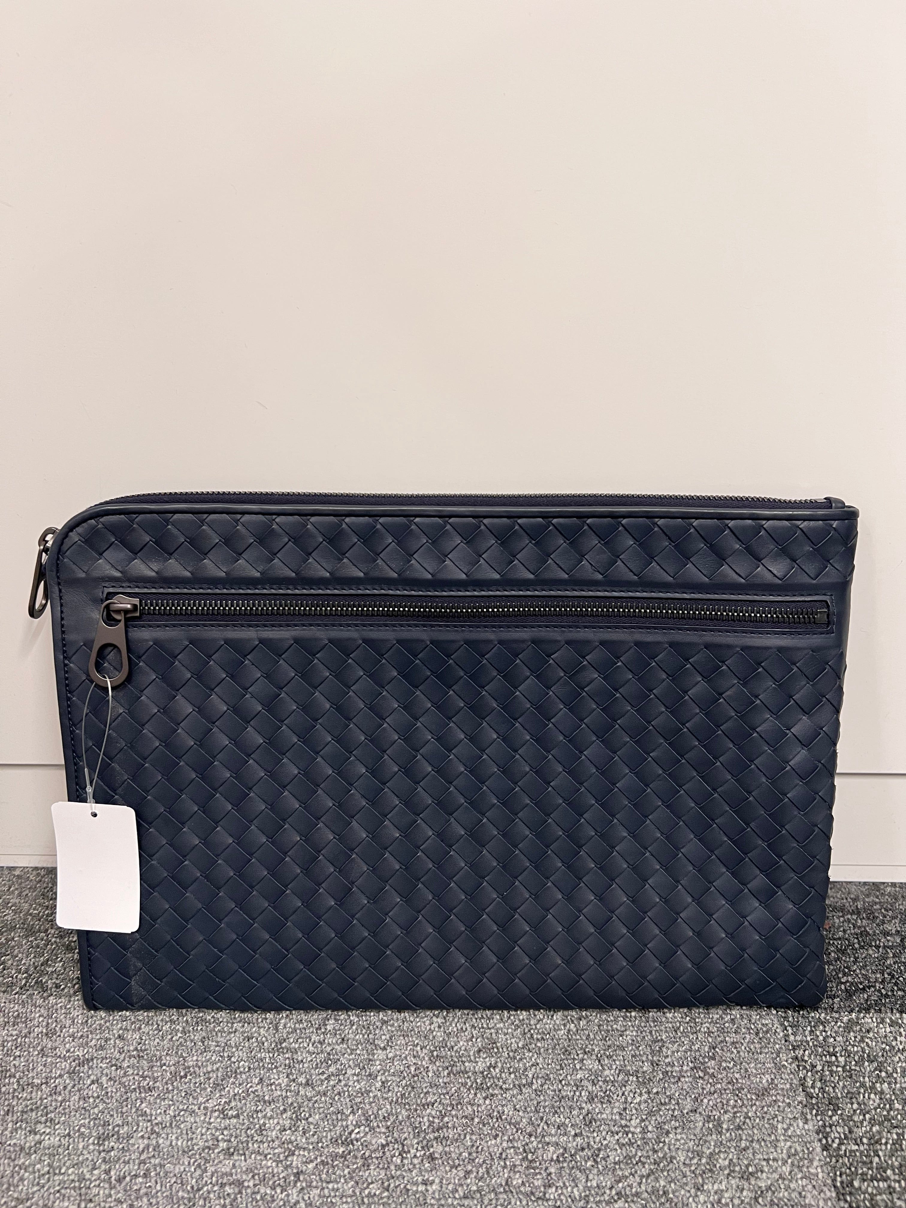 BOTTEGA VENETA BOTTEGA VENETA Leather Navy Intrecciato Clutch B09206KQ7X