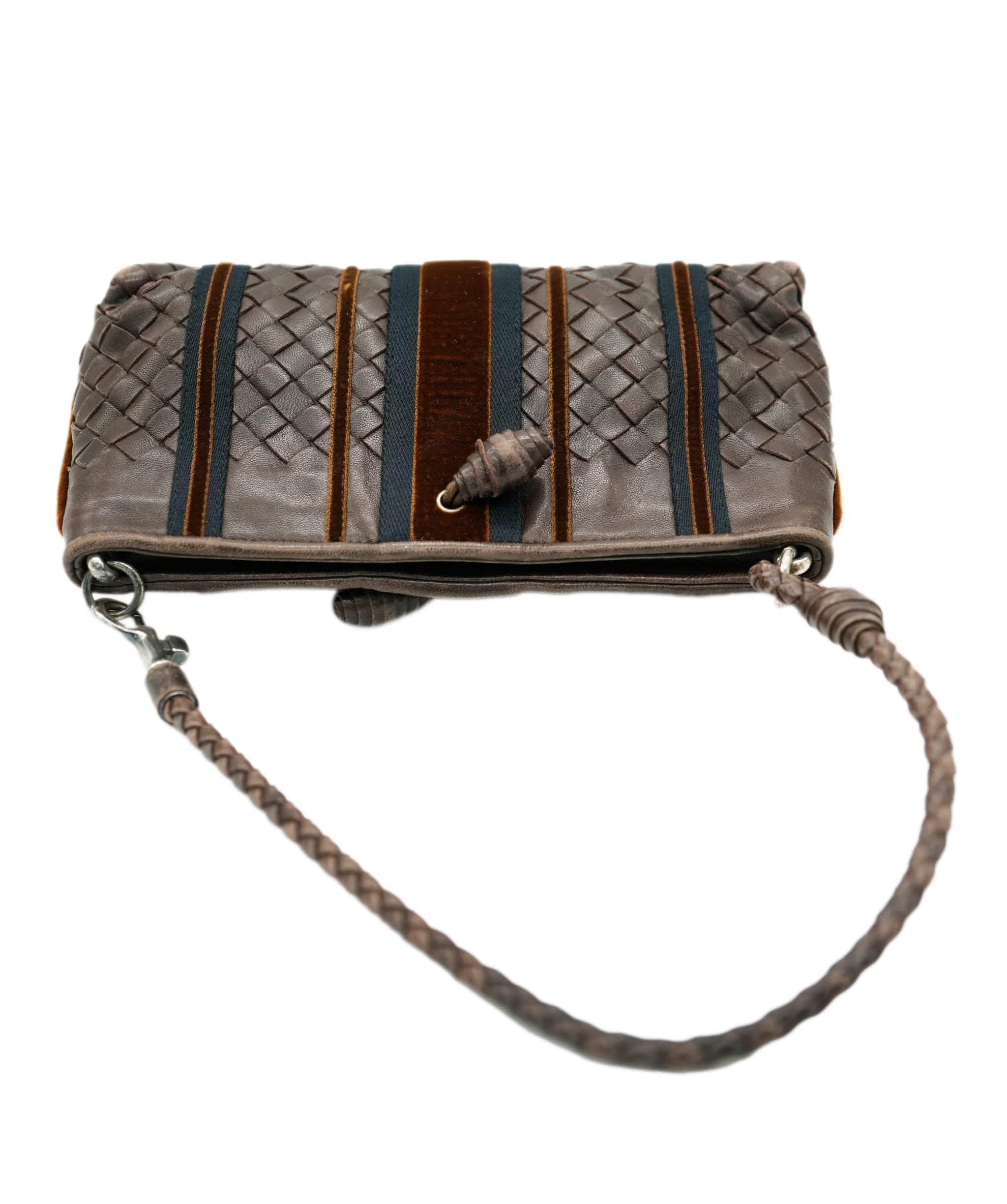 Bottega Veneta BOTTEGA VENETA INTRECCIATO Shoulder Bag Leather Brown Auth 63793 DBXS1665