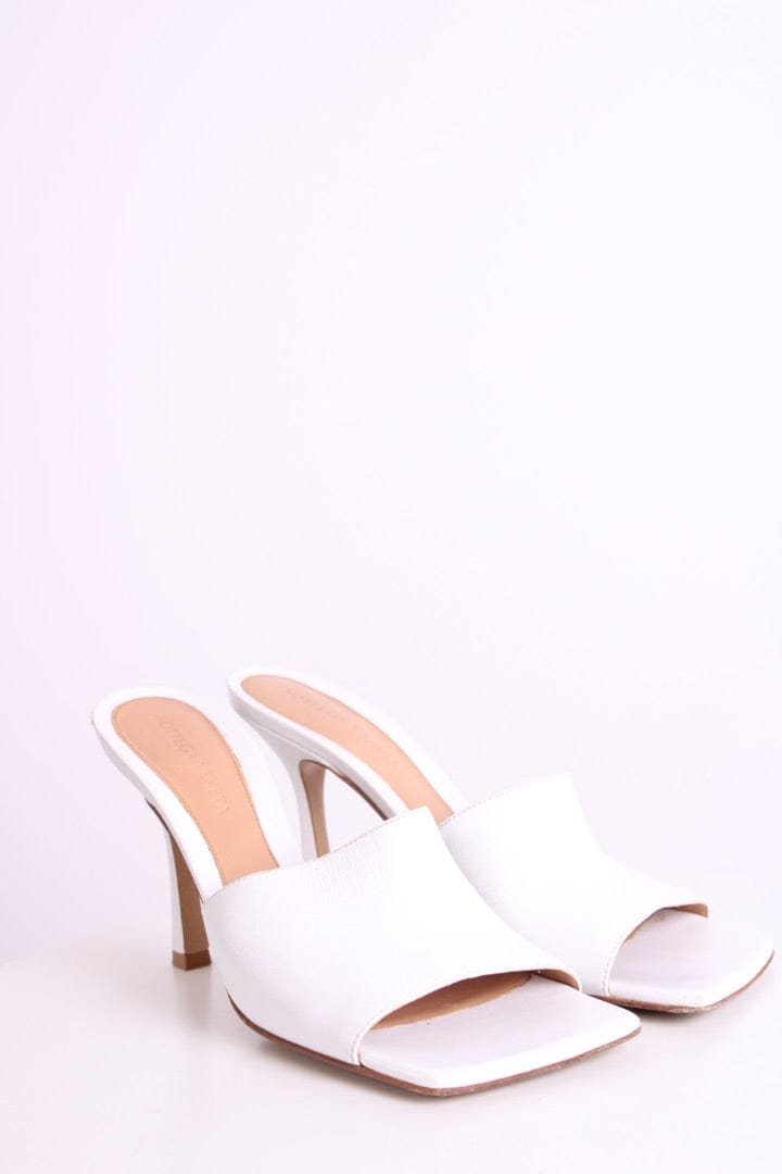 Bottega Veneta Bottega Veneta Stretch Leather Mule Heels White 37