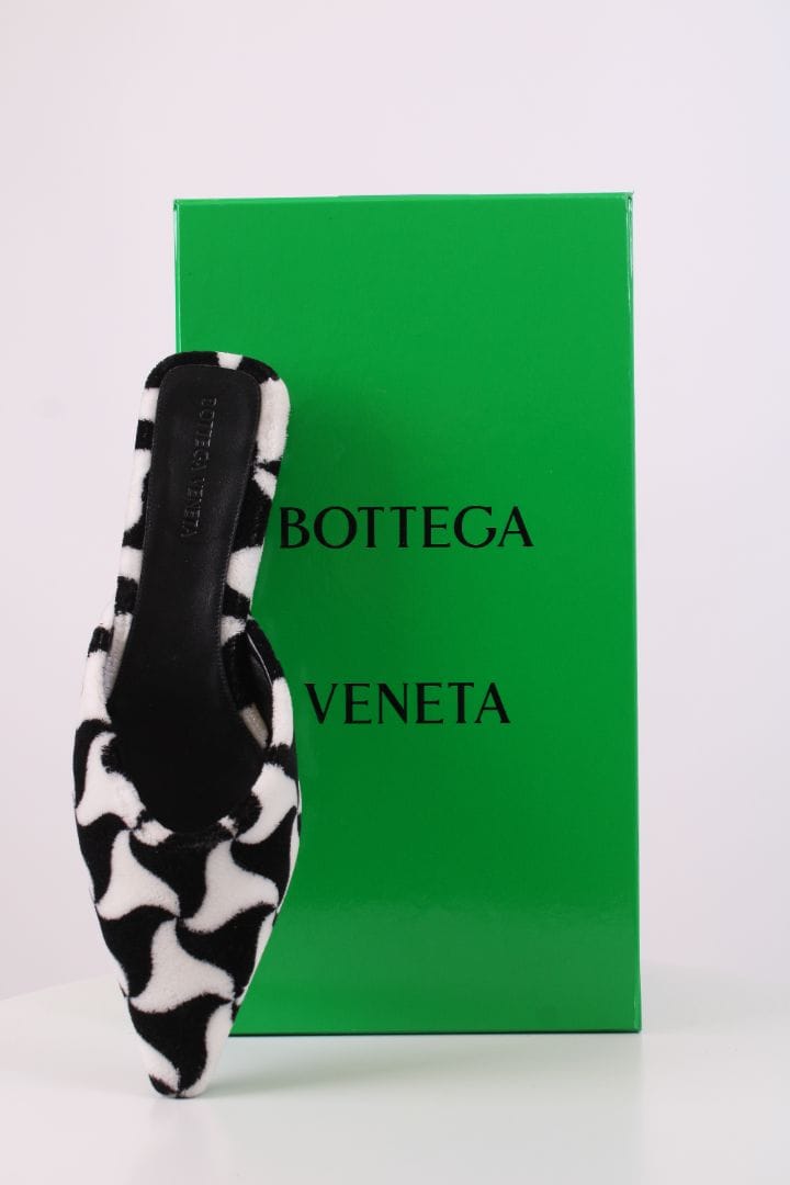 Bottega Veneta Bottega Veneta Print Pointed  Flat Shoes Black/ White 38.5