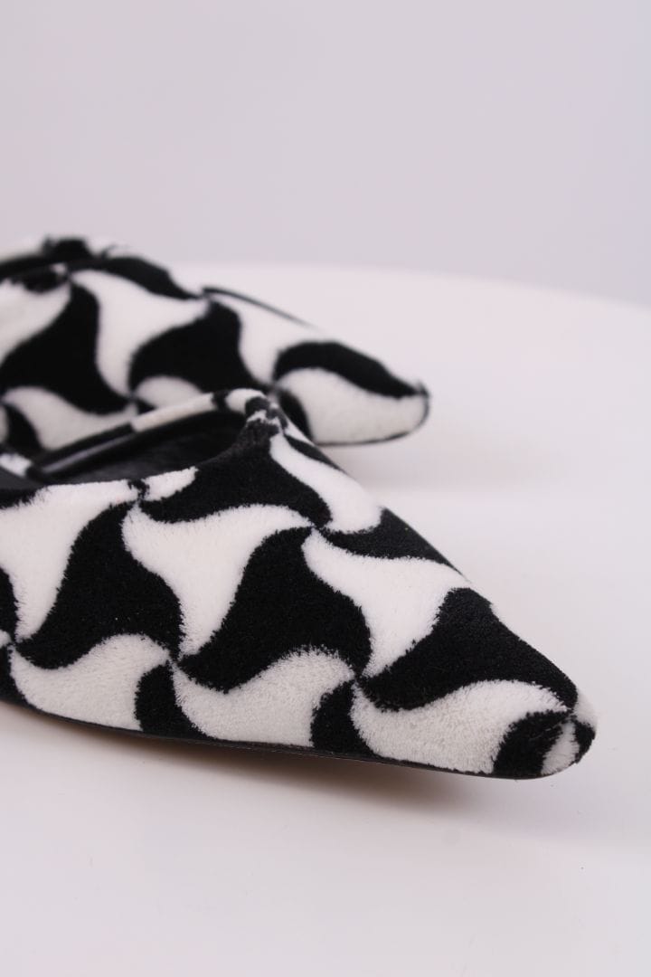 Bottega Veneta Bottega Veneta Print Pointed  Flat Shoes Black/ White 38.5