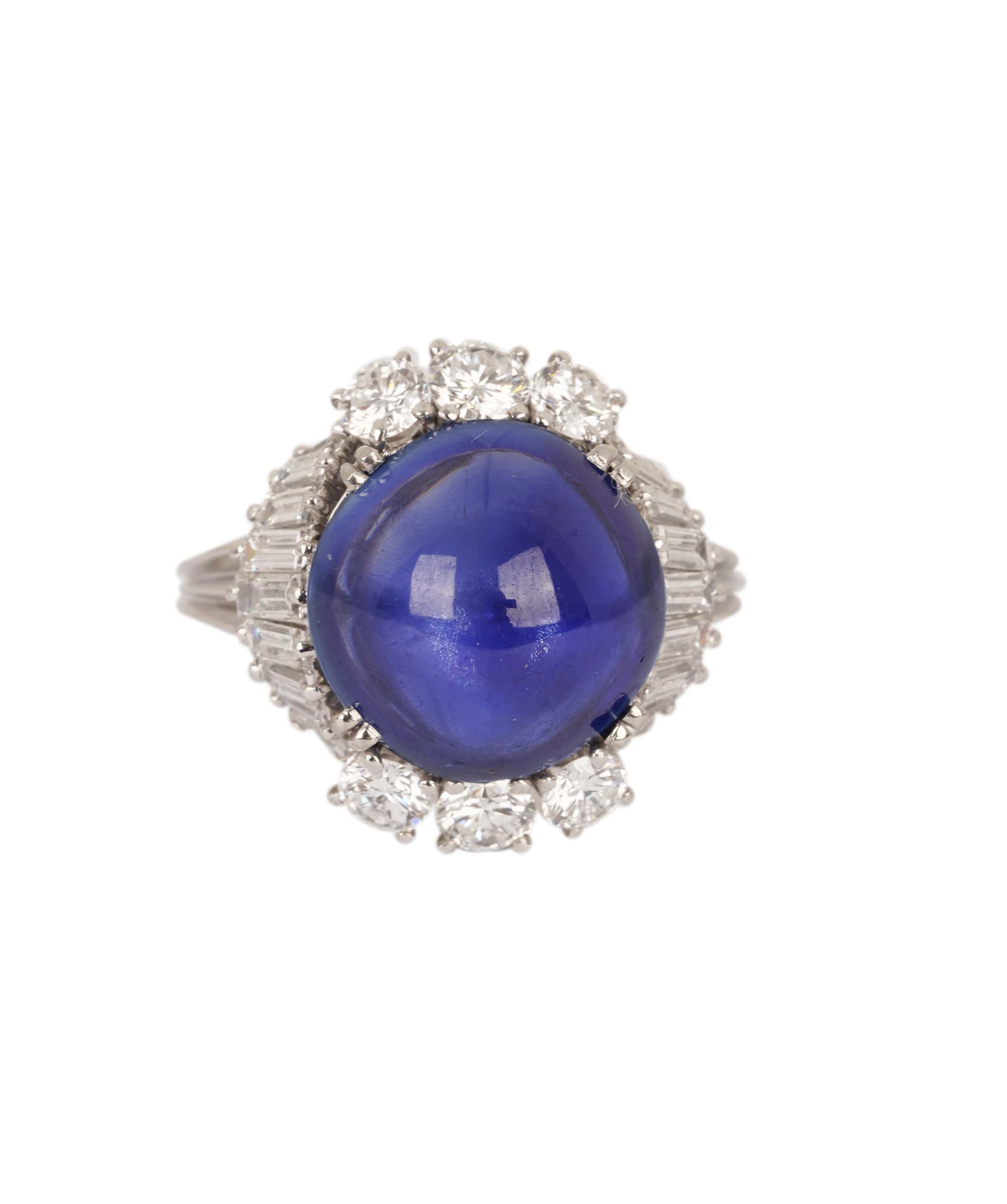 BOUCHERON BOUCHERON. A Fine Burma Sapphire and Diamond Ring WA24297