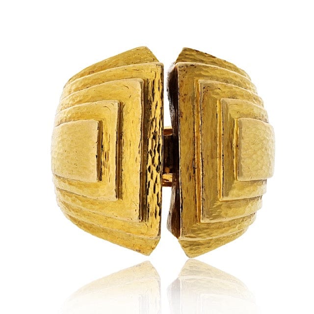 Brand Name David Webb 18kt gold hammered cocktail ring  ASC5185