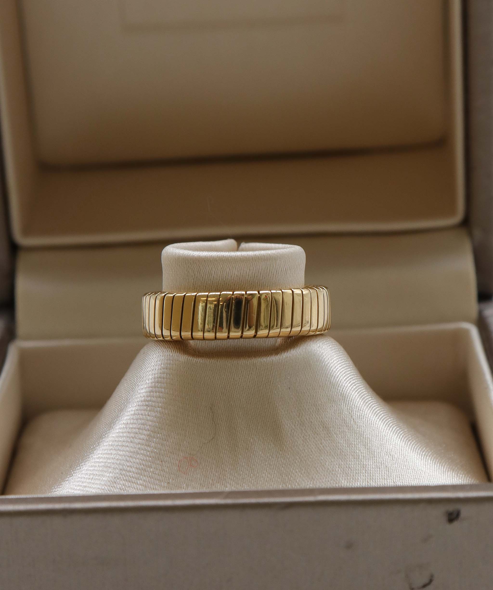 Bulgari Bulgari Ring Yellow Gold Tubogas Ring- DXBS1103