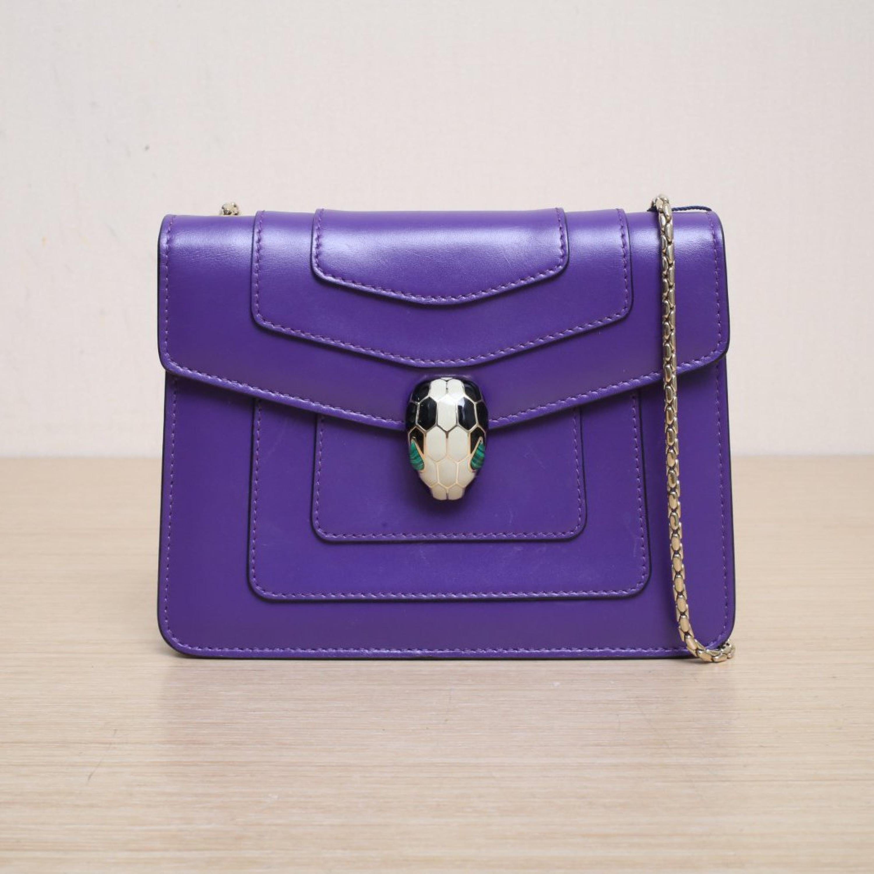 Bulgari Bulgari Serpenti Forever Organ Snake Head Bag Small No Handle 19 Purple Leather C
Original dust bag, mirror, instruction manual, raincoat ALC3182