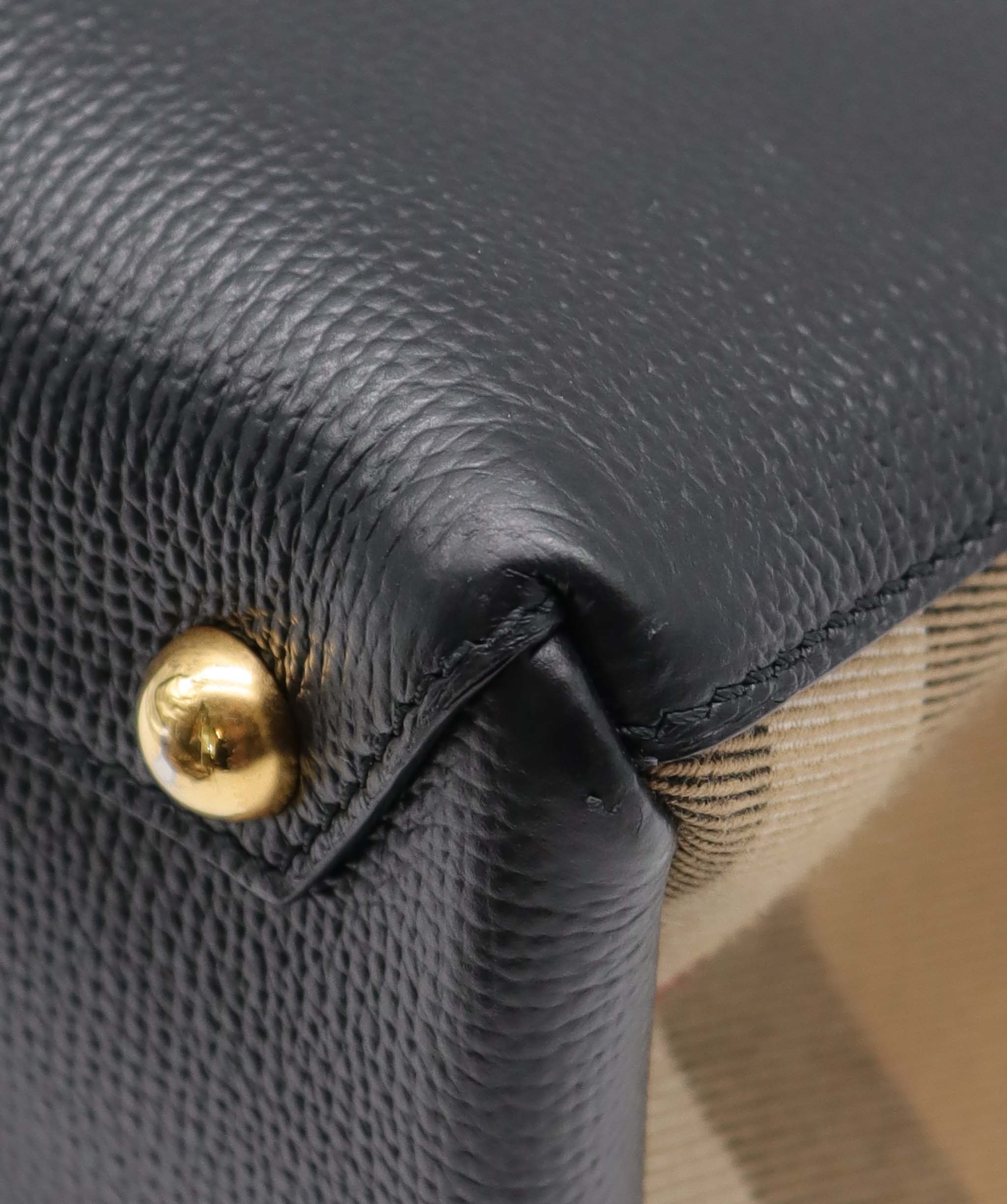 Burberry Burberry Black Leather Tote Bag GHW  AGC3022