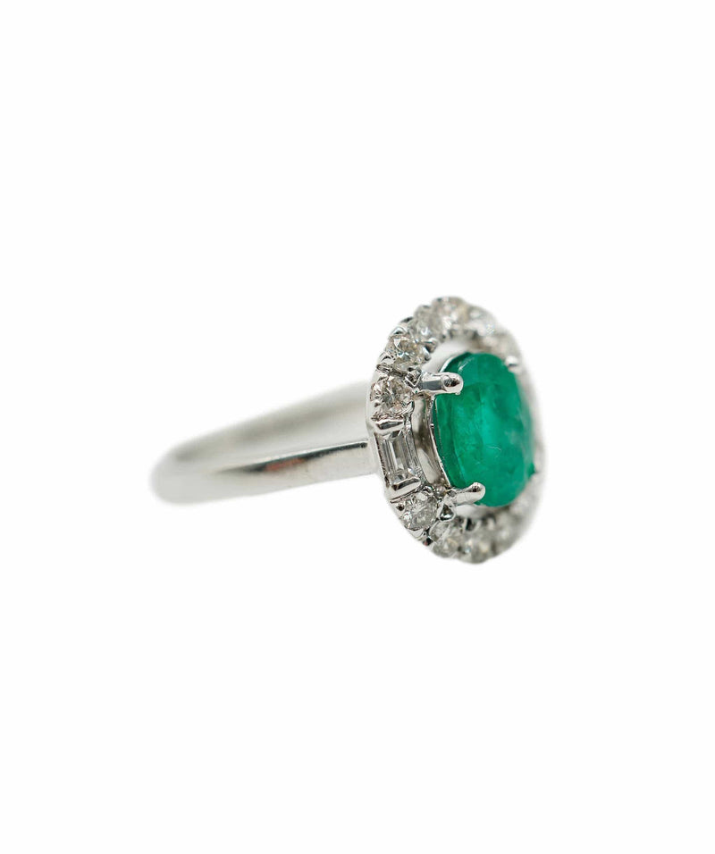 Emerald (apx. 1.05ct) and diamond (apx. 0.40ct total) cluster ring