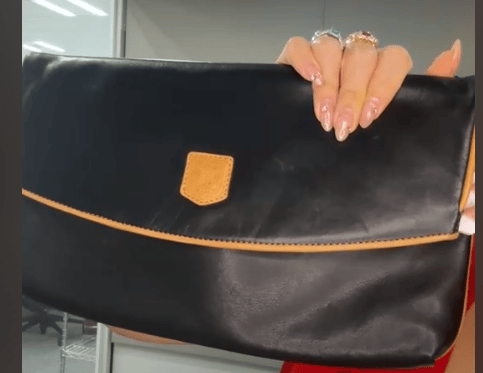 CELINE CELINE Clutch Leather Black × Beige B0423B837M