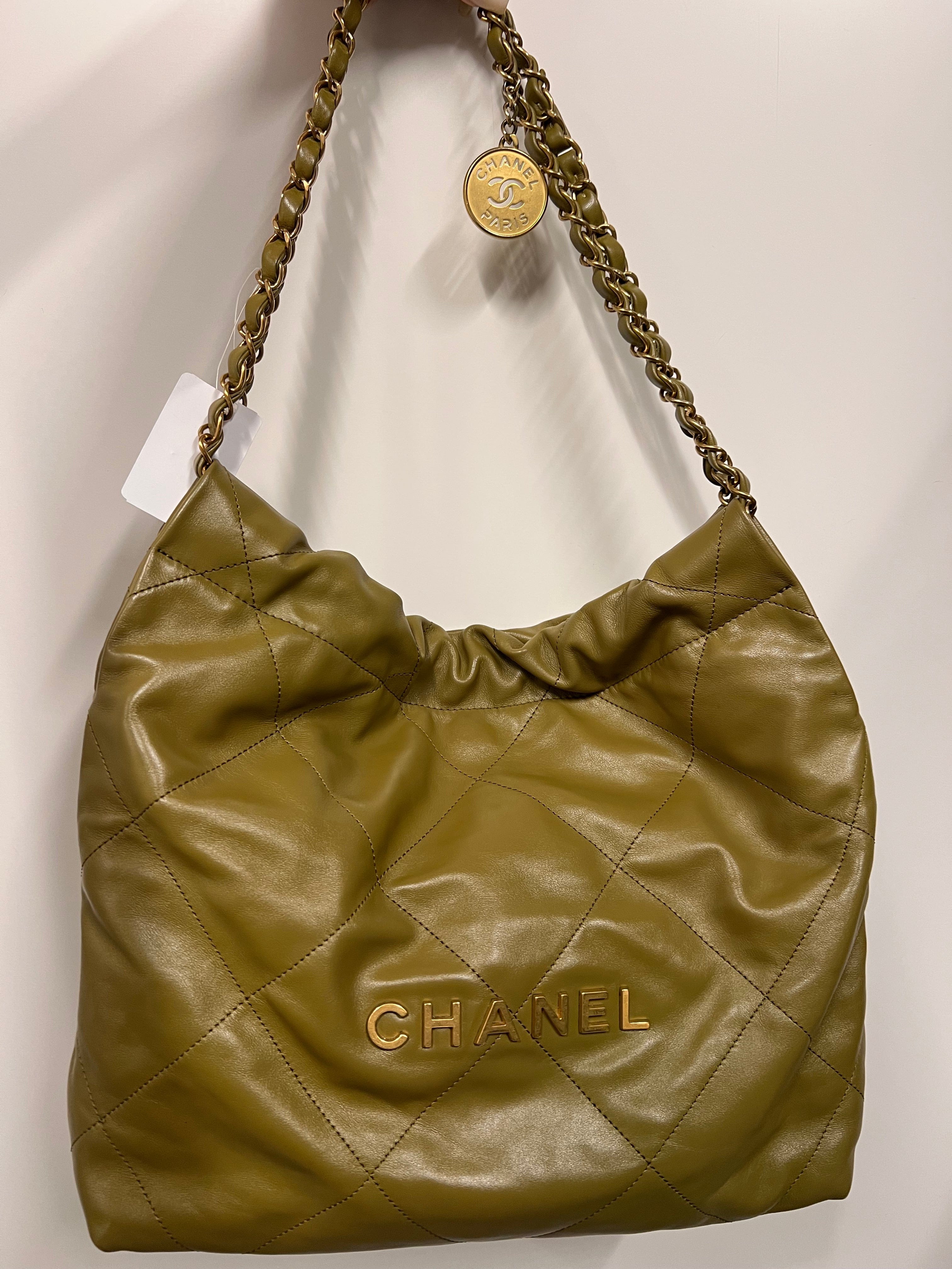 CHANEL CHANEL AS3260 Calf Khaki G Chanel 22 Medium B0808NF7MU