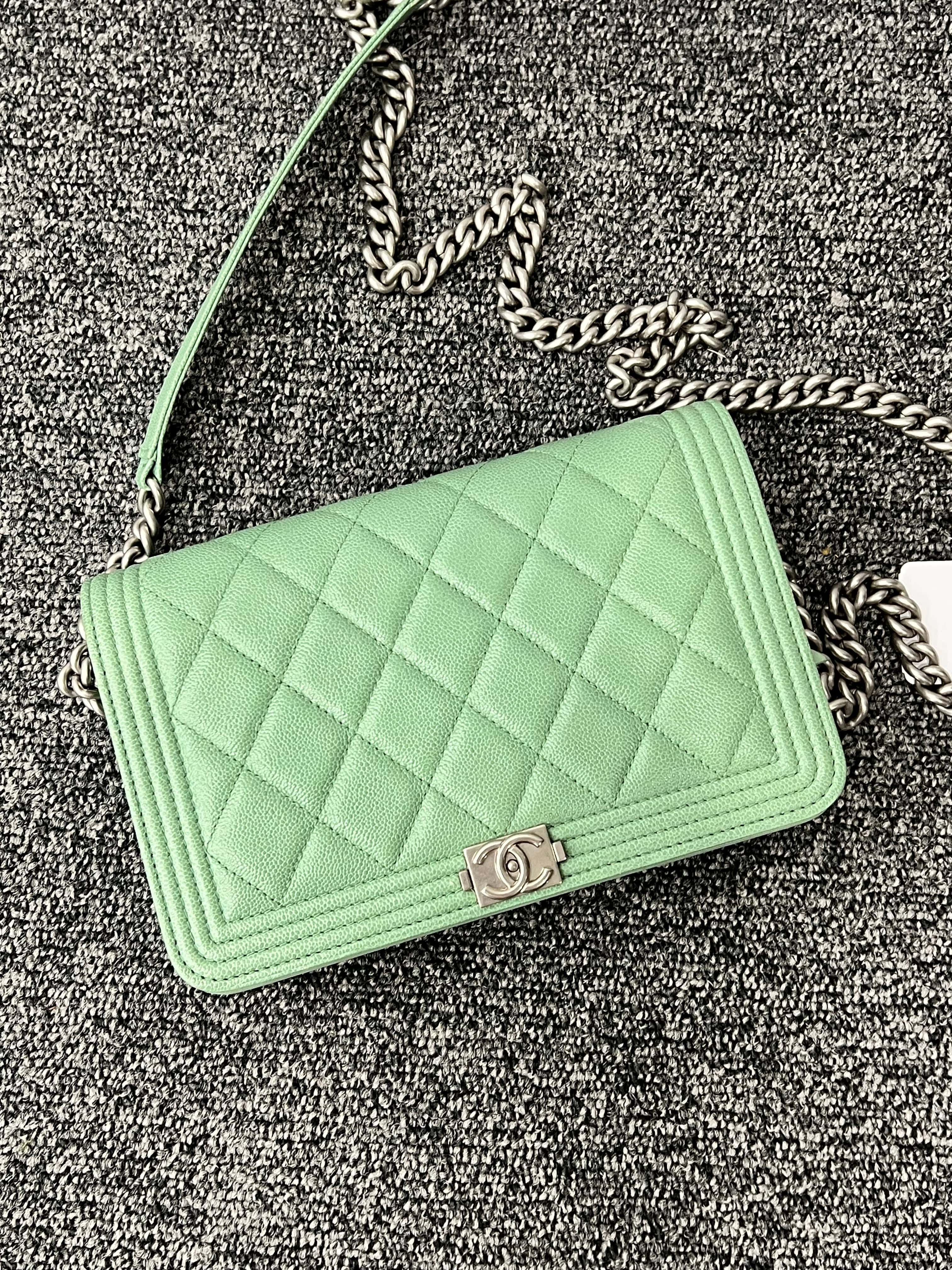 CHANEL CHANEL Boy Chanel Chain Wallet Caviar Mint Green Small Pressed Mark B0107WBL3F