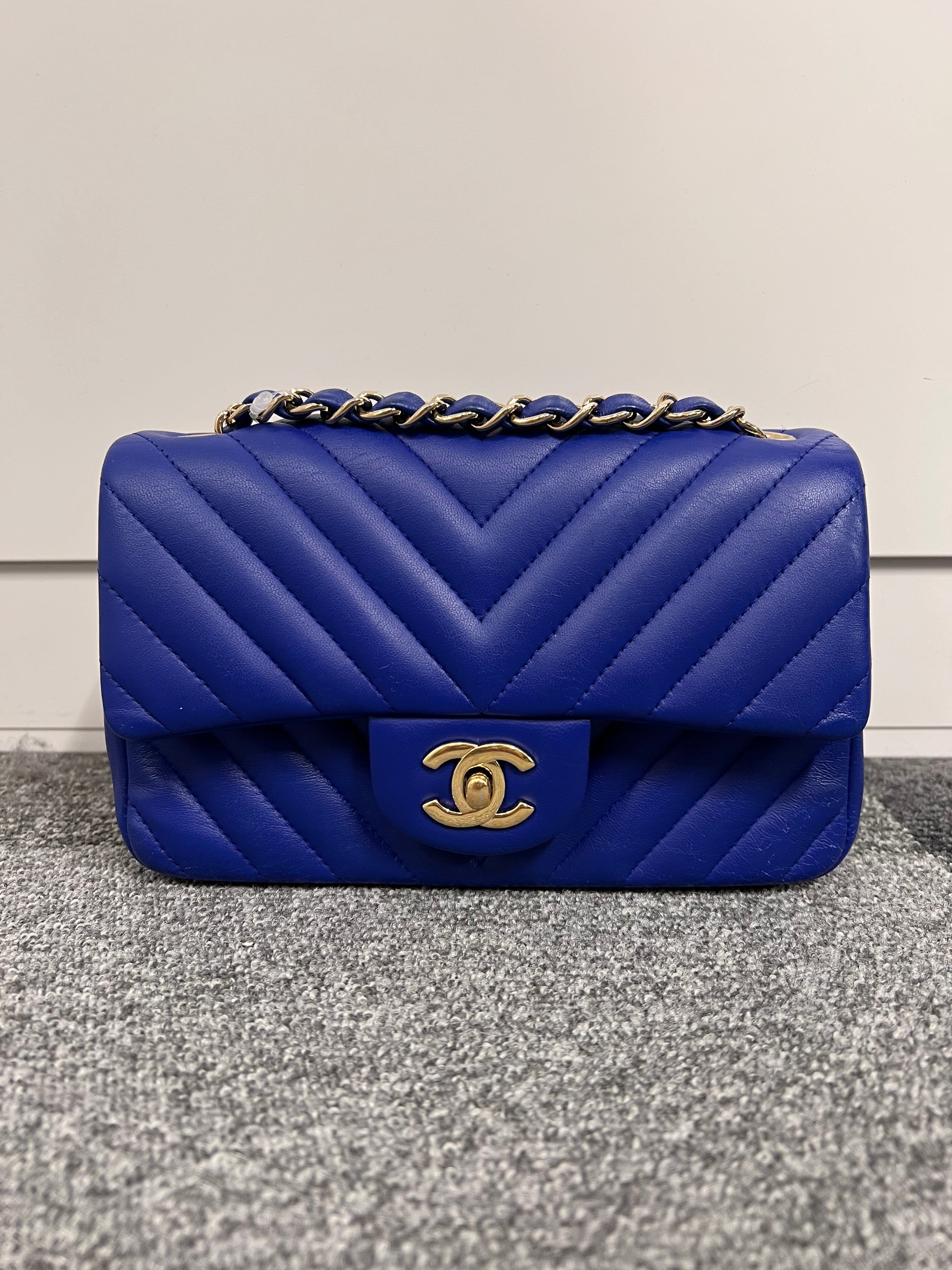 CHANEL CHANEL Calf Blue G Chevron Mini Matelasse 20 B0626R5TYQ