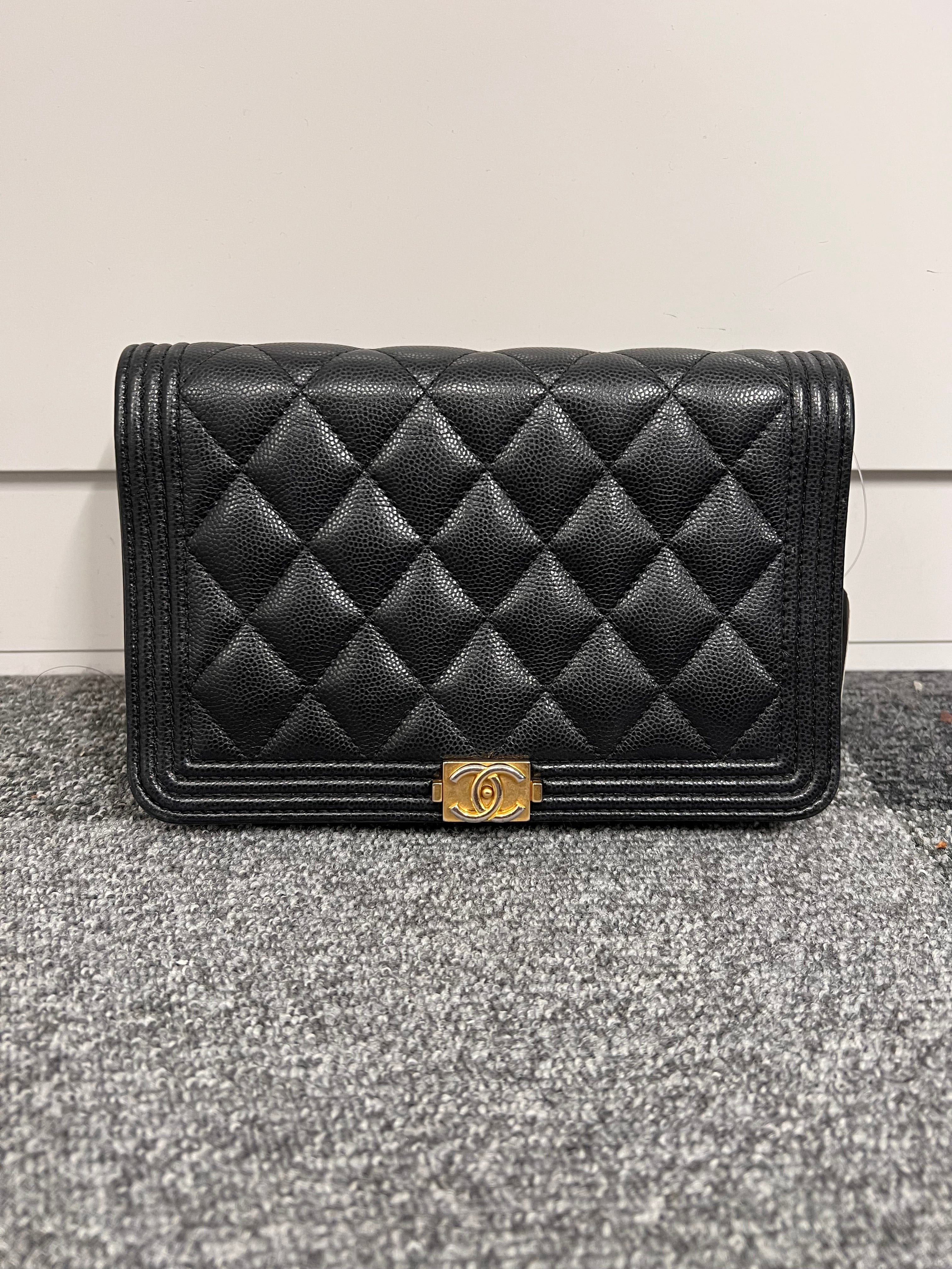 CHANEL CHANEL Caviar Black G Boy Chanel Chain Wallet B0824DK6MW