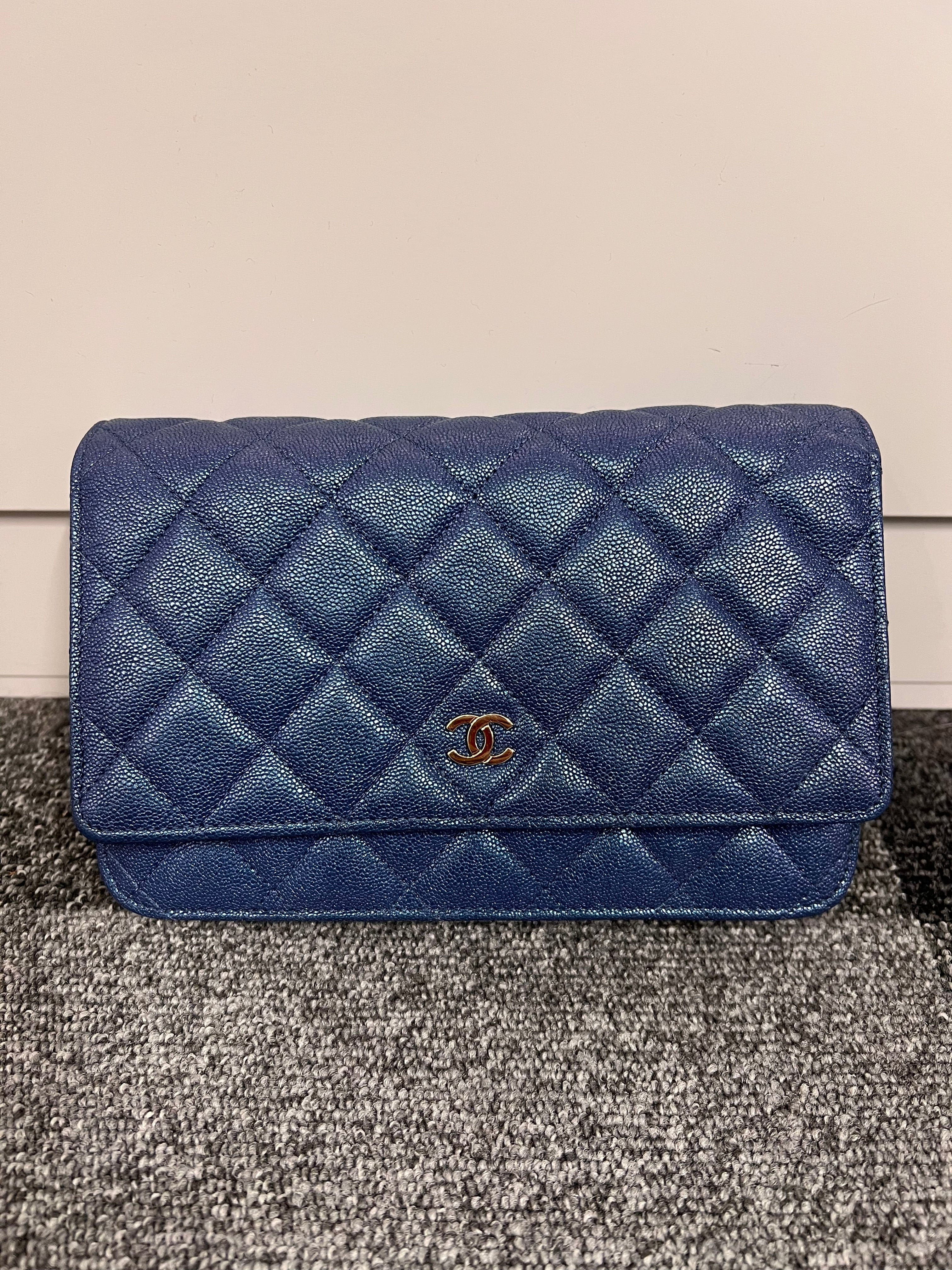 CHANEL CHANEL Caviar Metallic Blue G Matelasse Chain Wallet B0723P3AFK