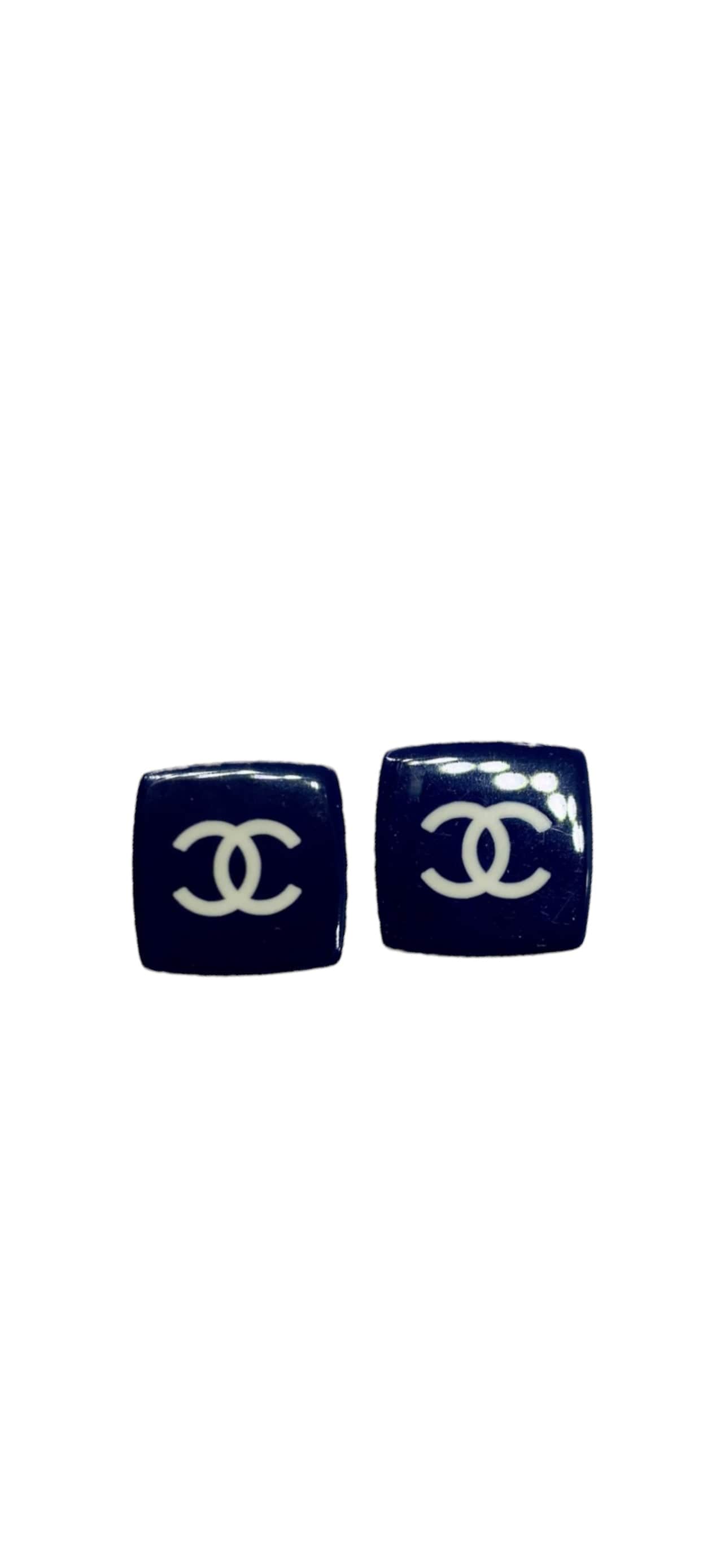 Chanel Chanel CC Earrings Navy Enamel Pearl Trim (Pierced) SKC1804