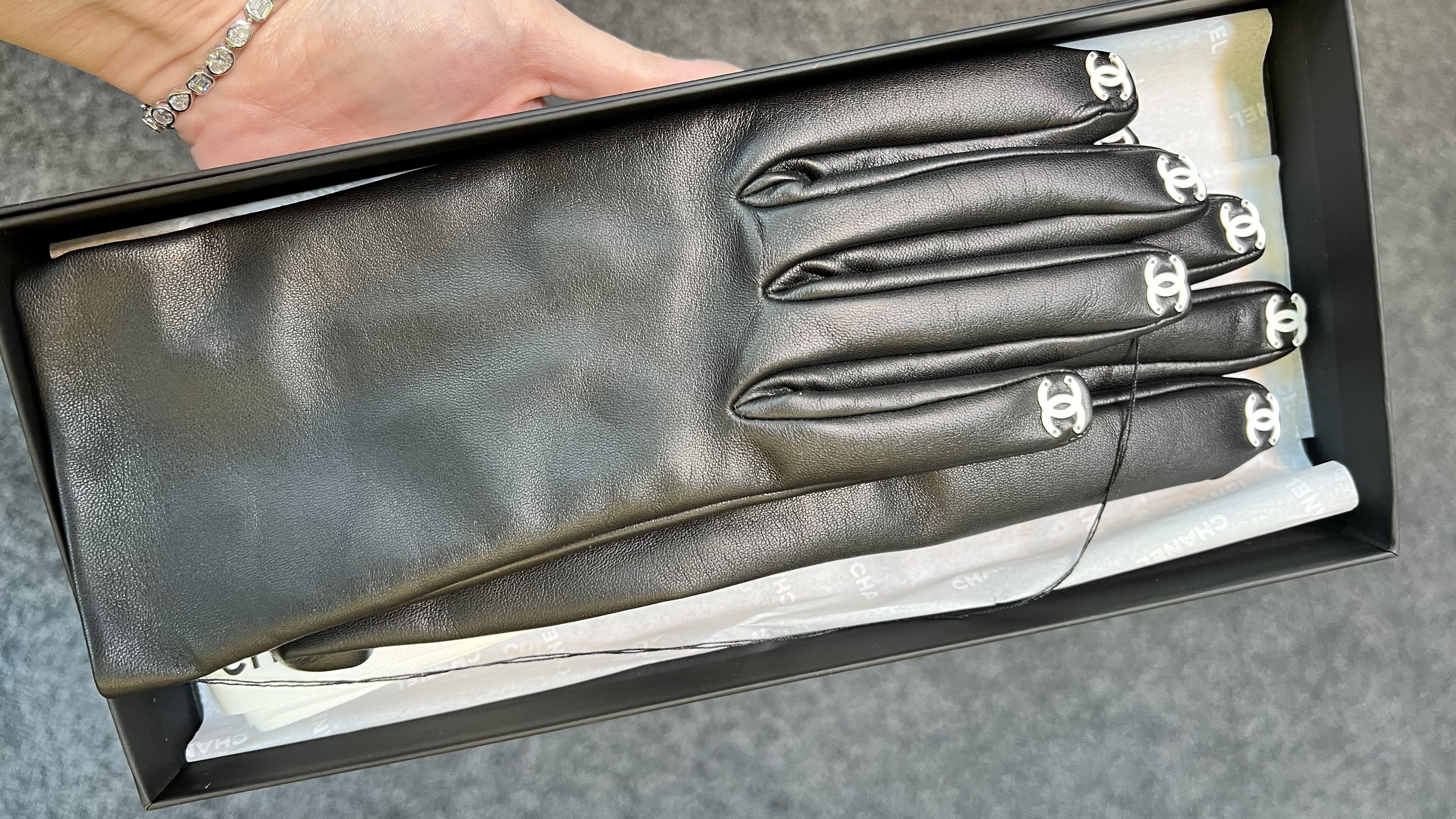 Chanel Chanel CC Gloves Black Lambskin Sz 8.5  SSLG1053
