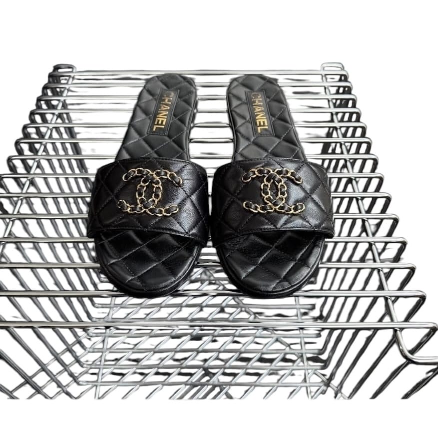 Chanel Chanel Chain Logo Quilted Slides Black Lambskin Sz 37.5 SYCYA139