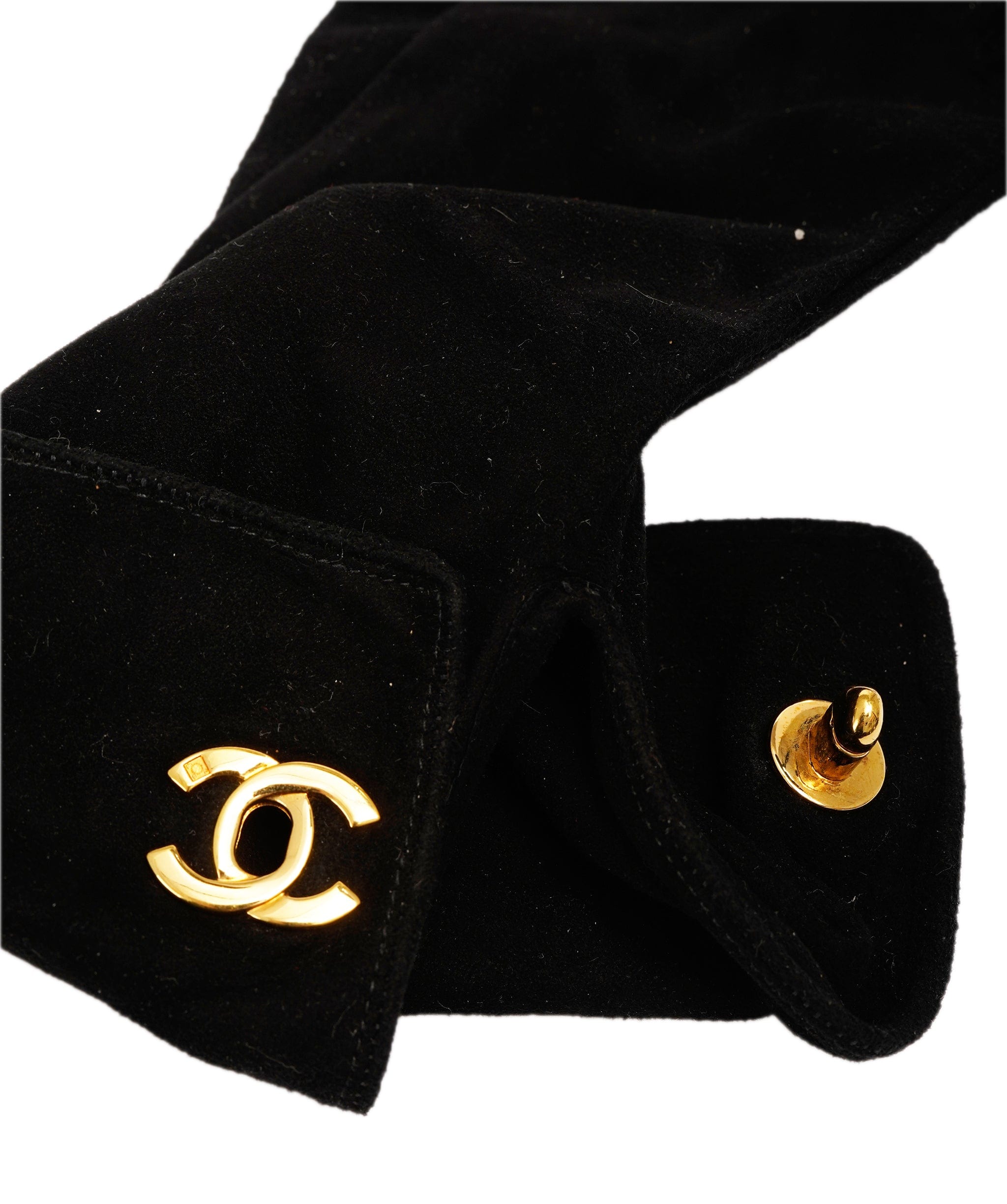 Chanel CHANEL COCO Mark Gloves Suede Black Gold CC Auth am2319sA DBXS1765