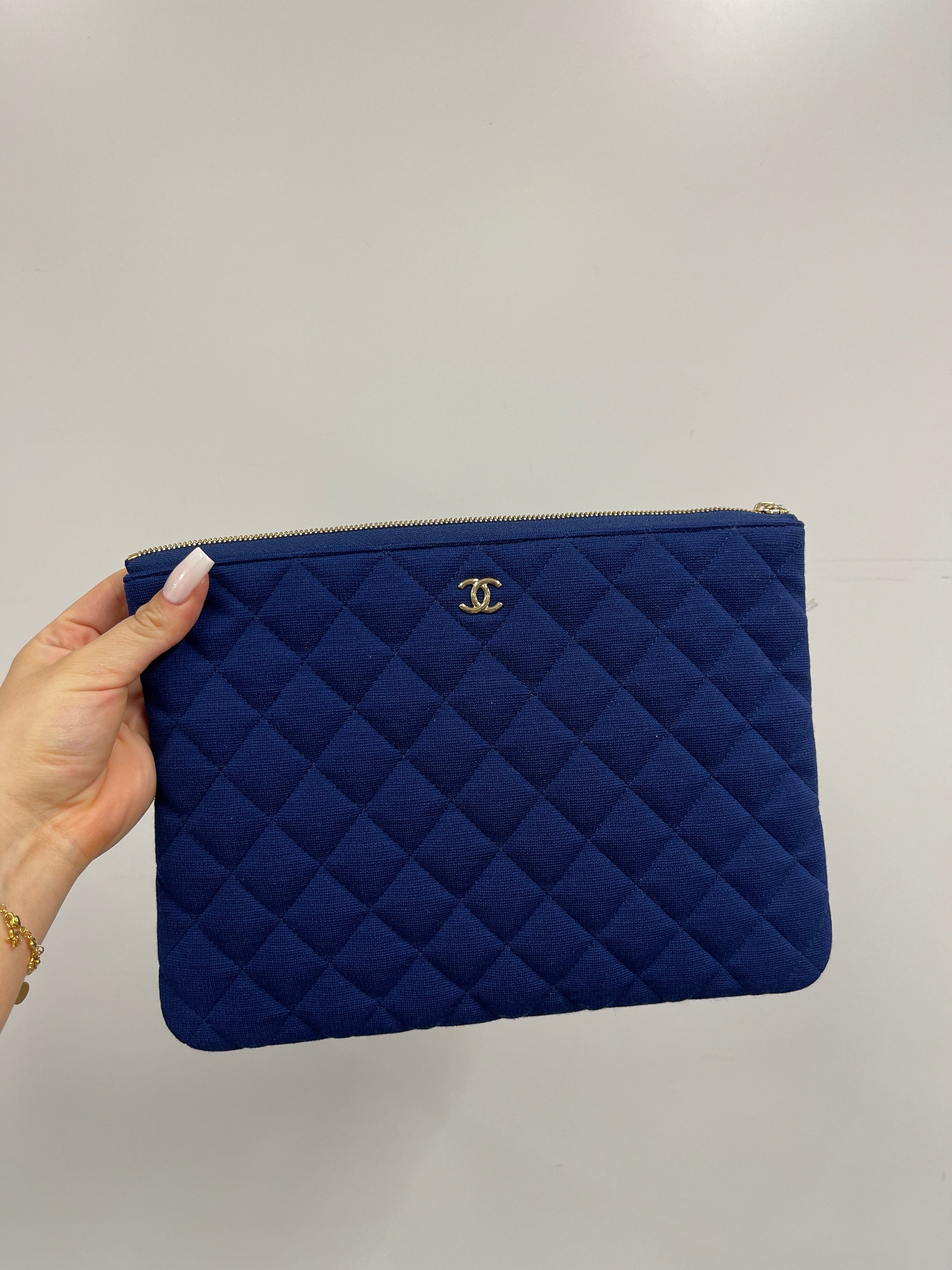 Chanel CHANEL Cotton Blue SV Matelasse Clutch B0722T7QBT