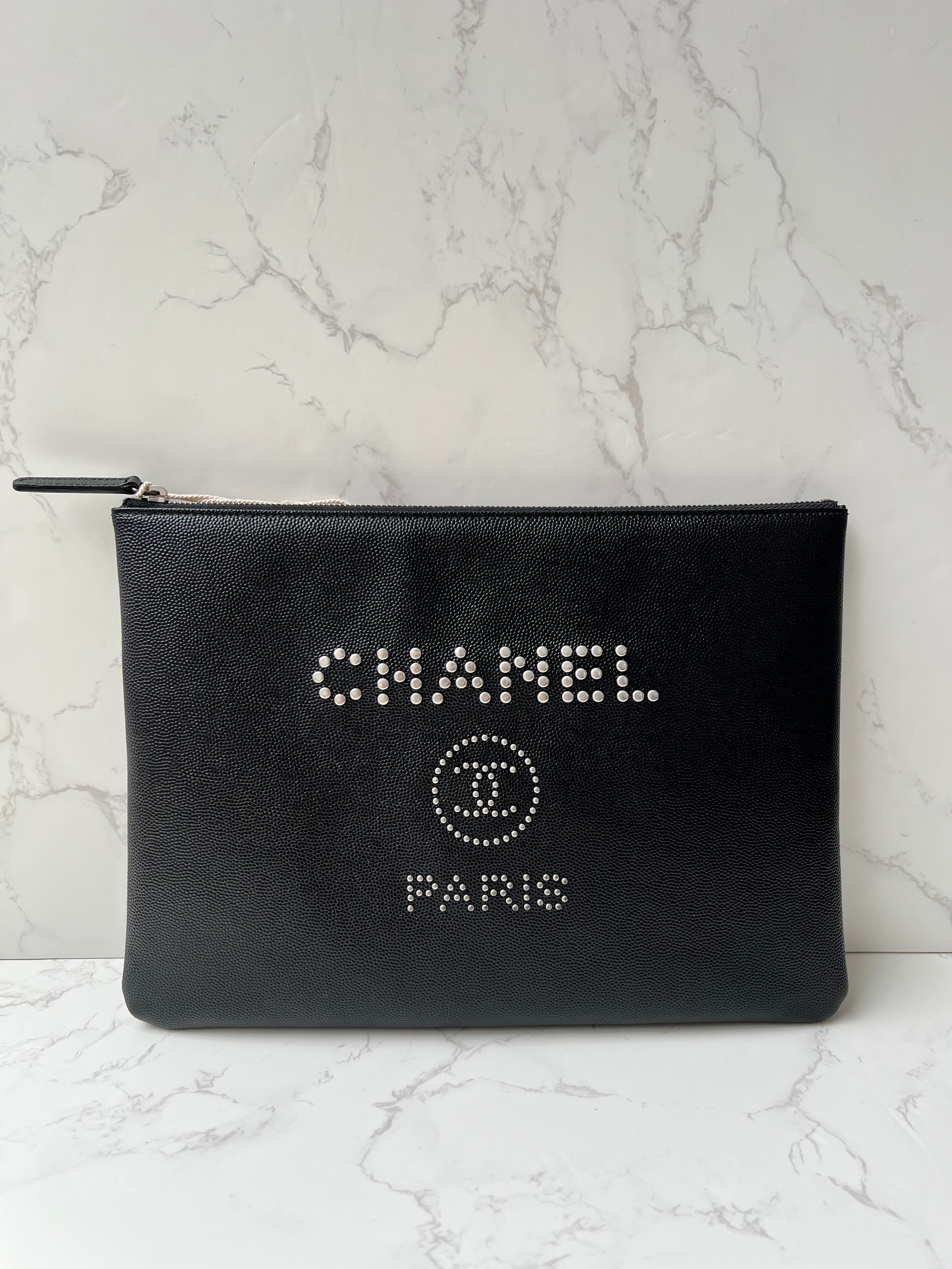 Chanel Chanel Deauville O Case Caviar Medium Black RHW #25 New
Comes with Box, Dustbag and Authenticity Card SYC2603FL