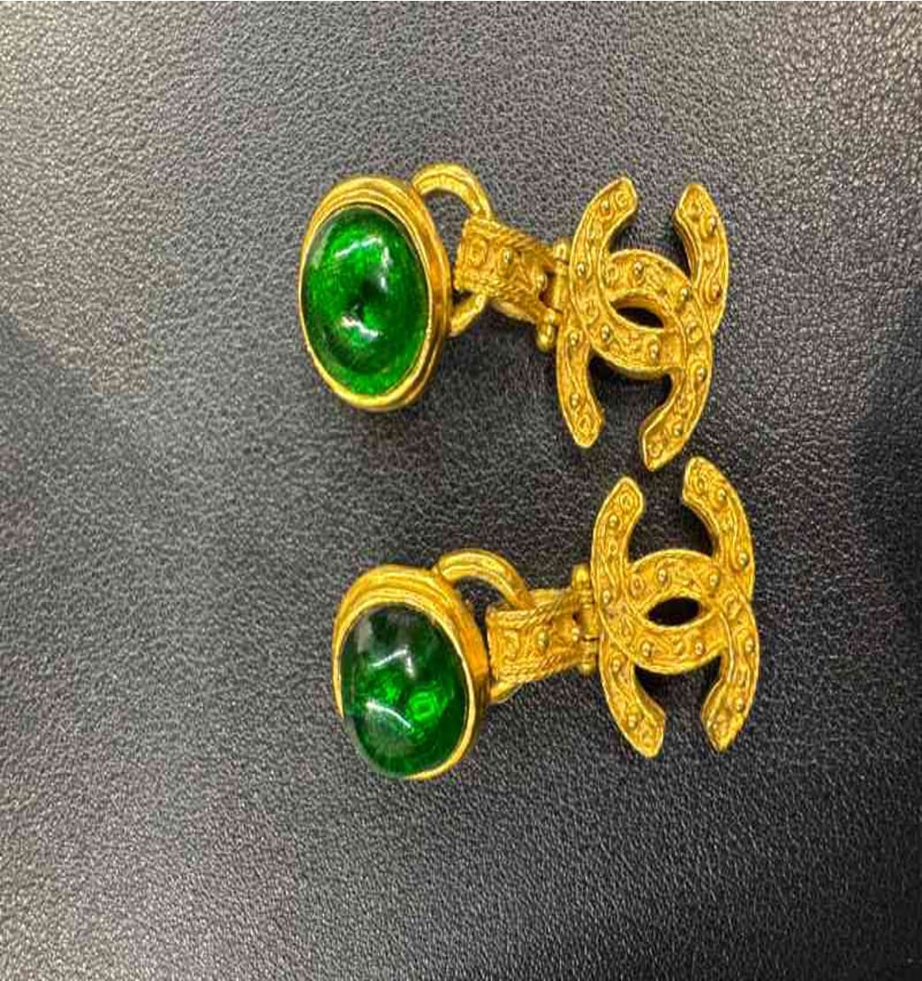 Chanel CHANEL Green Glass Grapevine Ear Clips NW602019