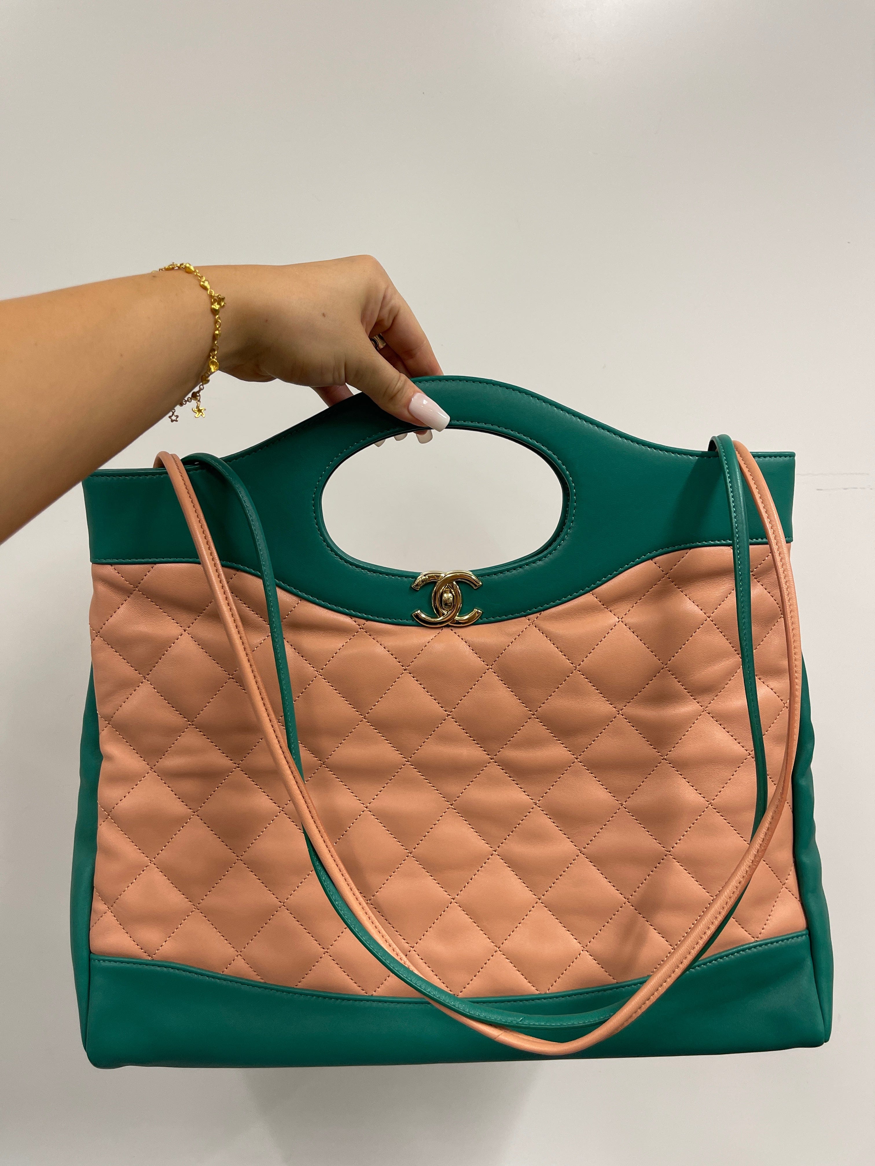 Chanel CHANEL Lamb Pink×Green G CHANEL 31 Shopping Bag B07276PQFG