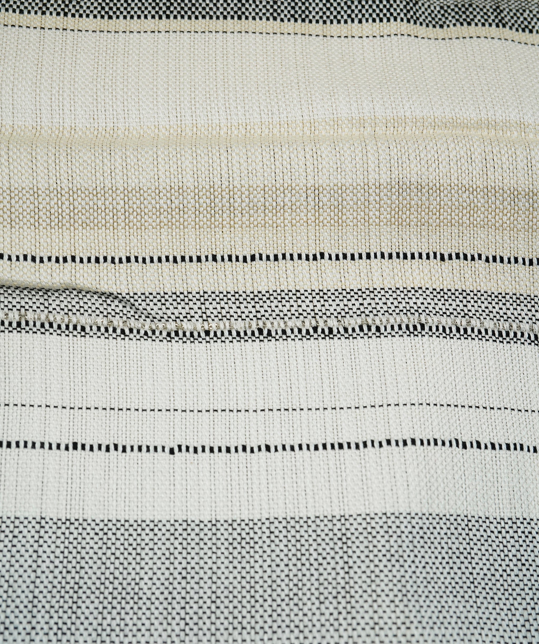 Chanel Chanel large Fouta, grey encrusted with pearls , excellent conditions  DBXS3794