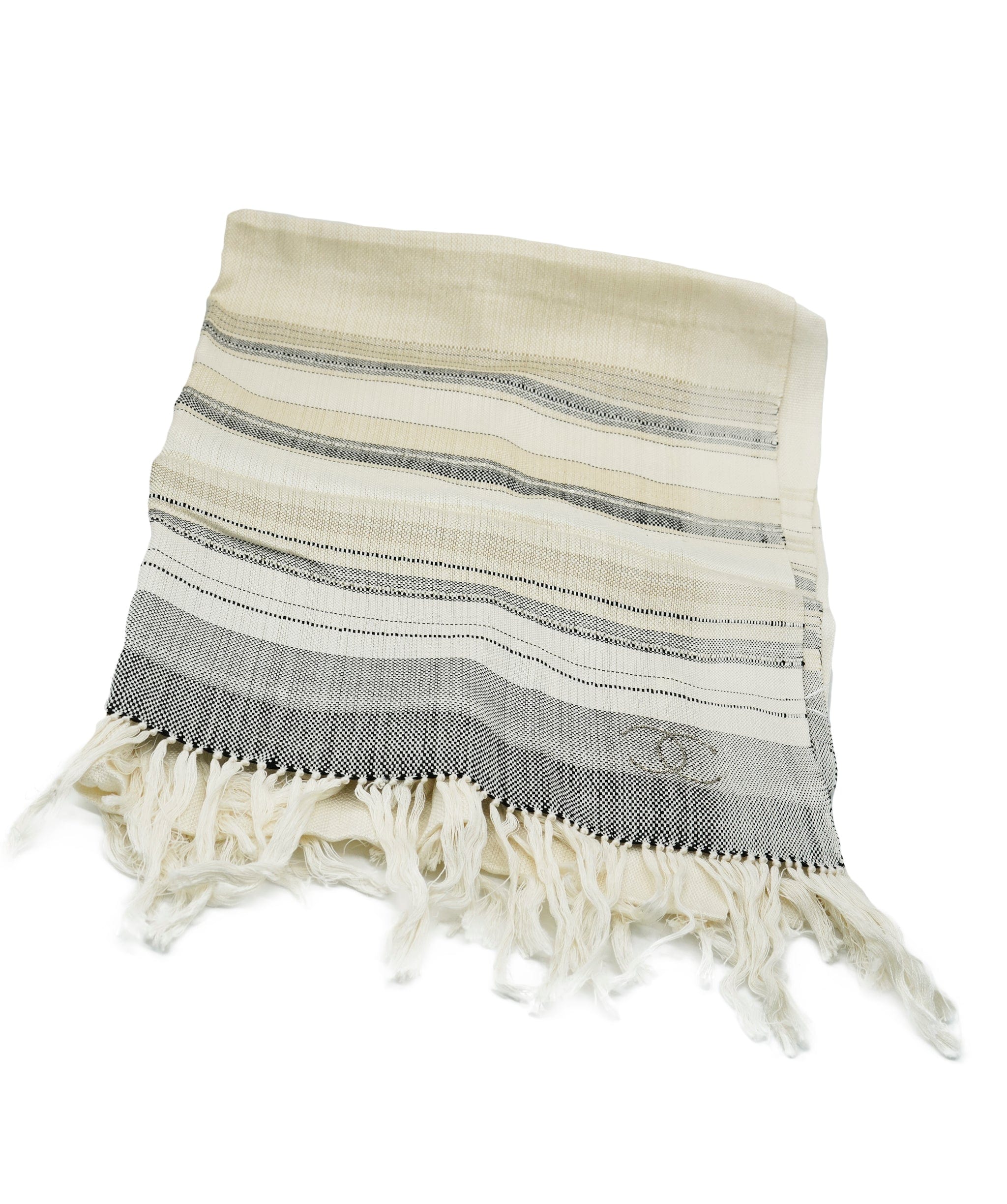 Chanel Chanel large Fouta, grey encrusted with pearls , excellent conditions  DBXS3794