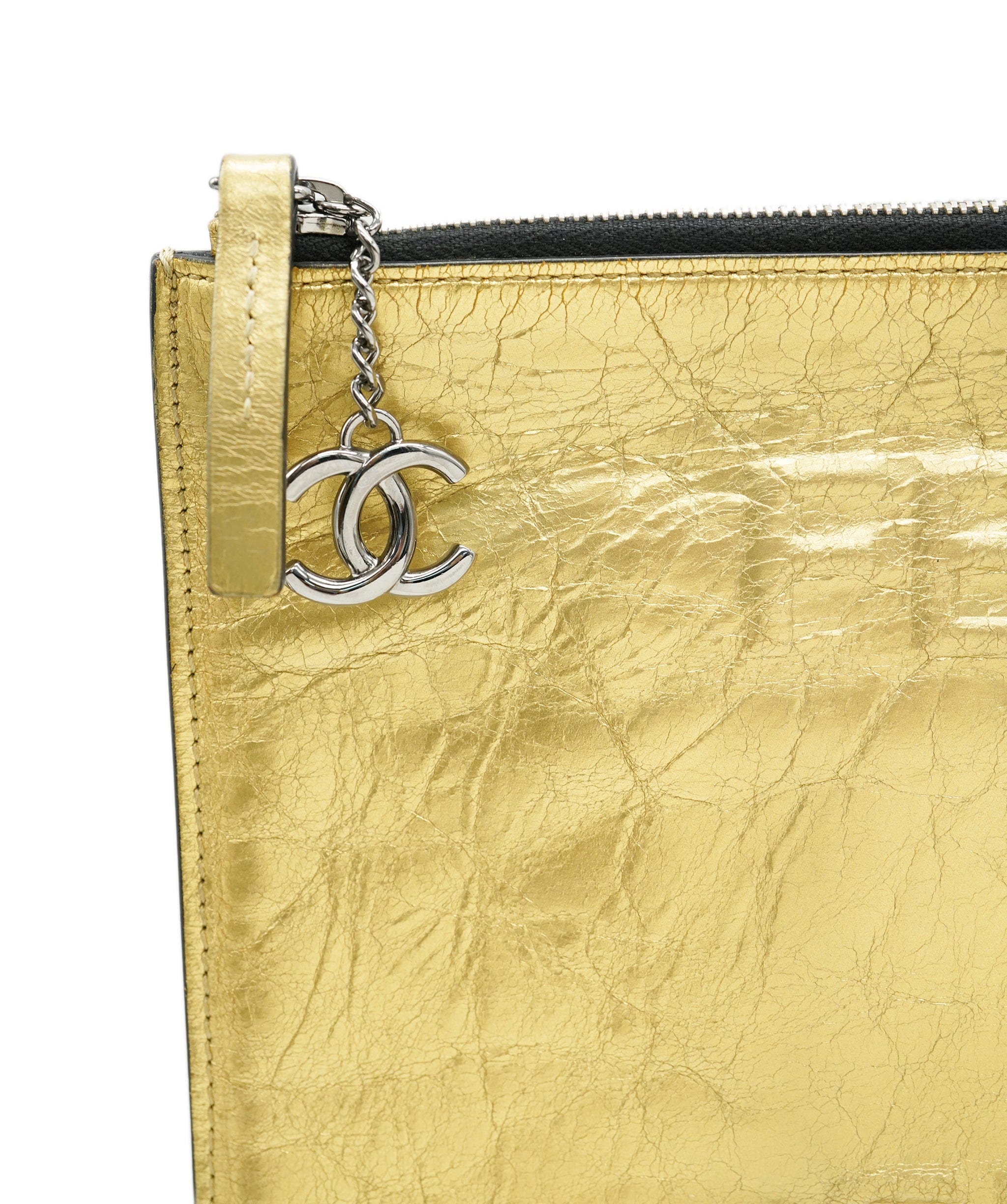 Chanel Chanel limited edition large pochette, « Feministe mais feminine », gold  ALL1142