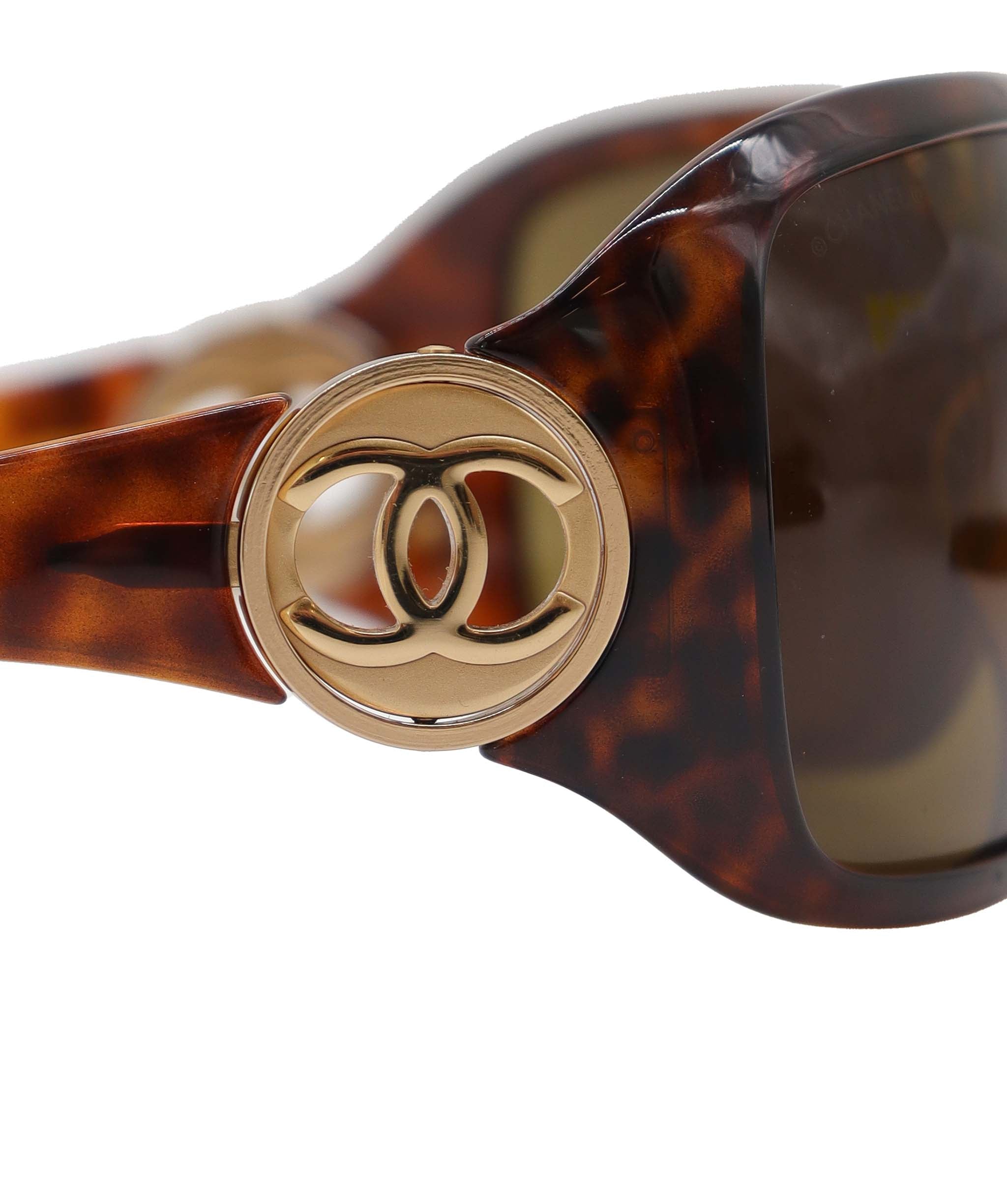 Chanel Chanel Logo Sunglasses  DXBS3802