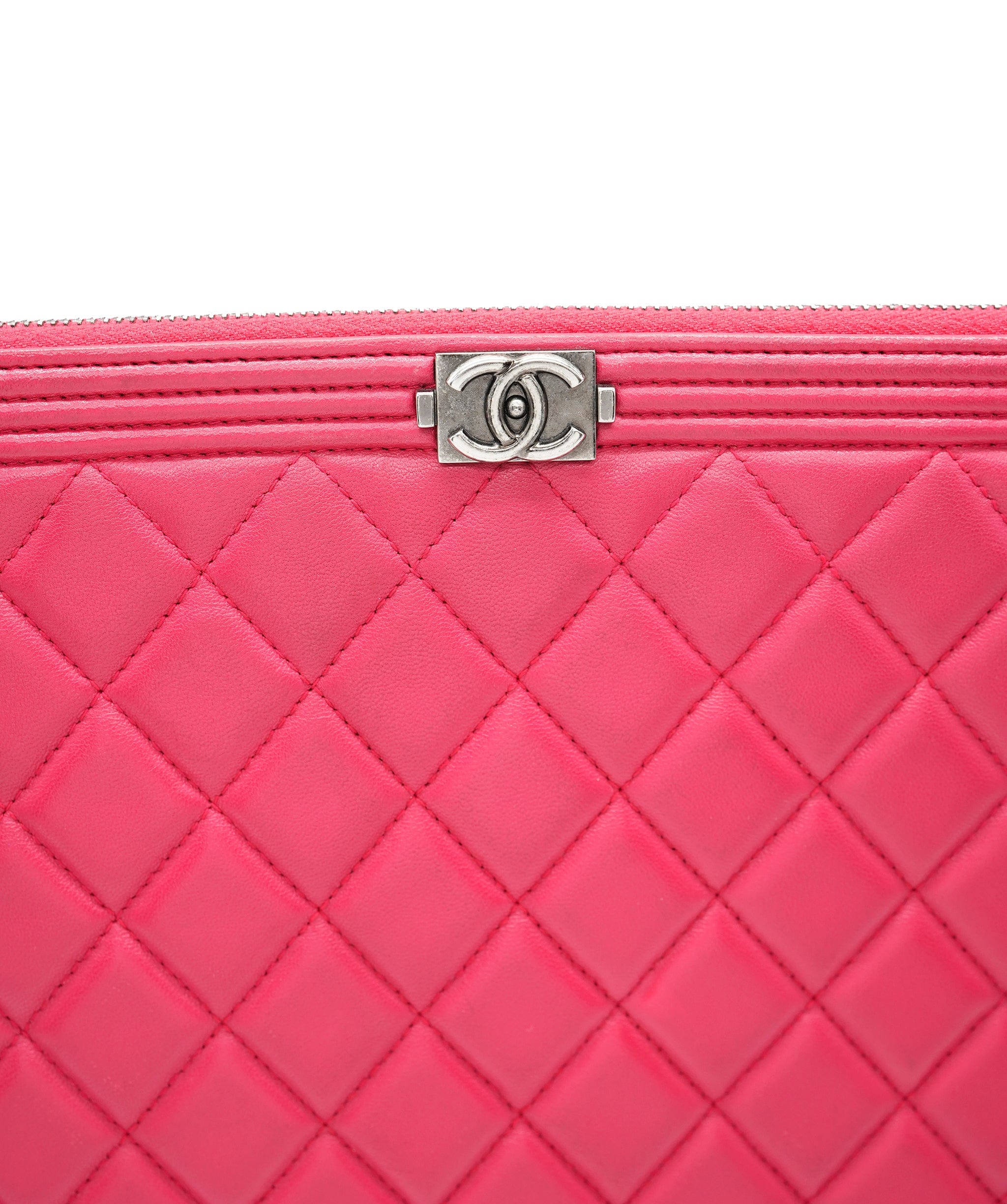 Chanel Chanel Ocase boy large pochette, red, very good conditions  AKL0101