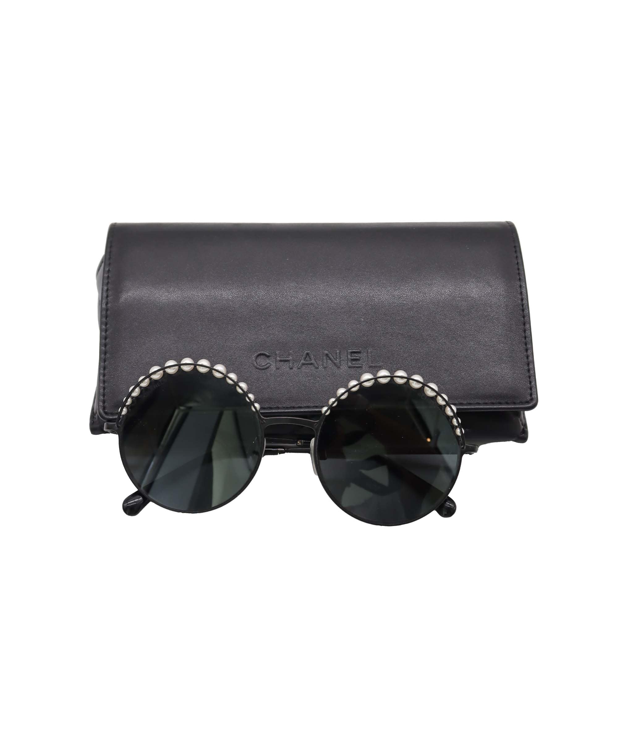 Chanel CHANEL PEARL EMBELLISHED ROUND BLACK BLACK ASC7309