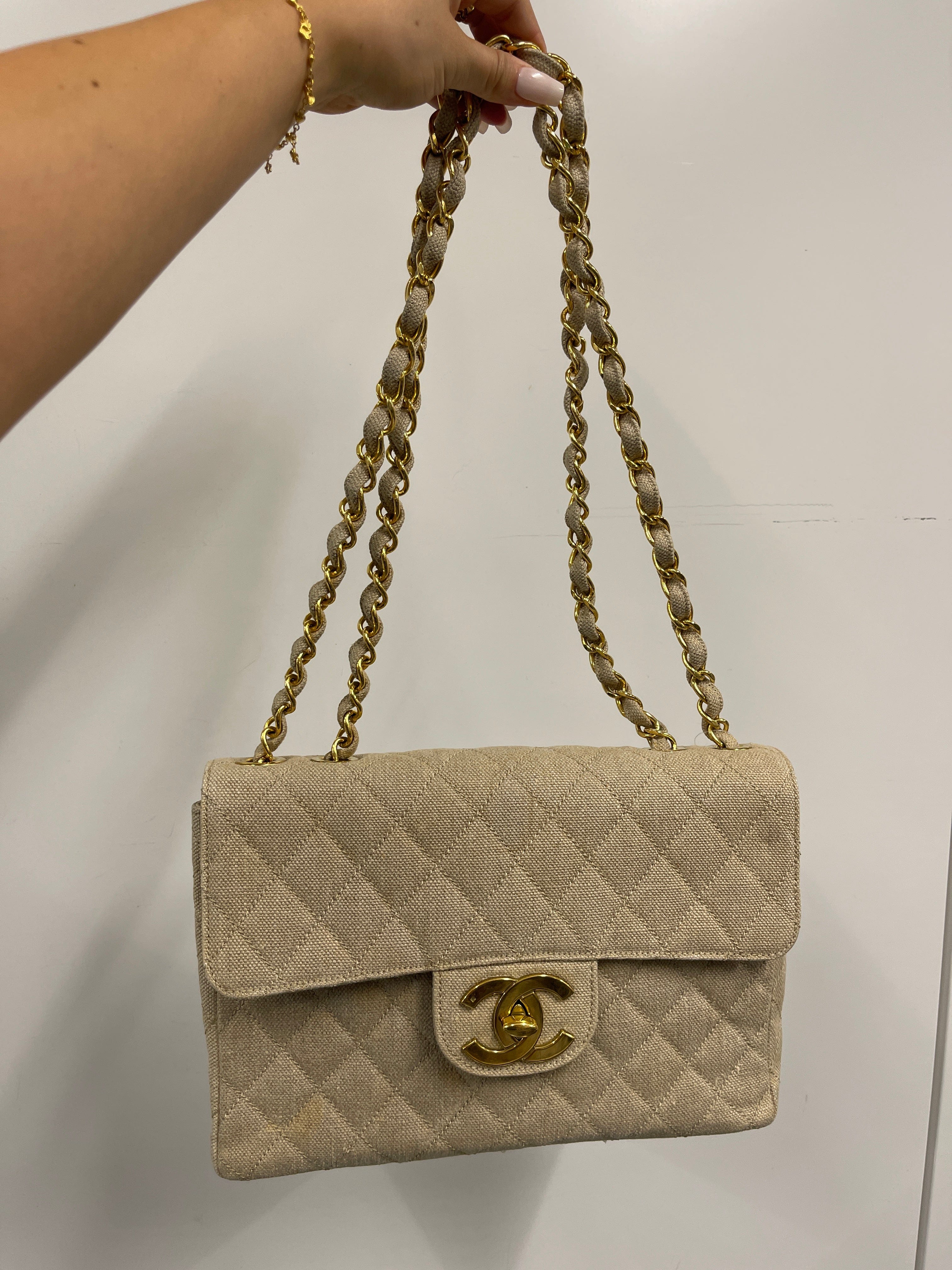 Chanel CHANEL Raffia beige canvas jumbo bag  B0728WG9JS