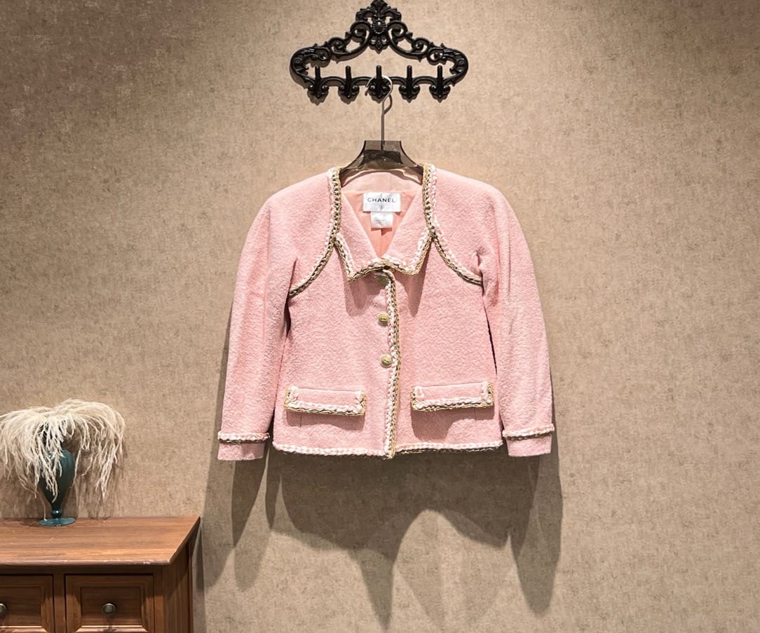 Chanel Chanel Seoul Collection Pink Satin Lace Collar Tweed Woven Jacket / Size 40 / 99% New / 43138 SYCF43138