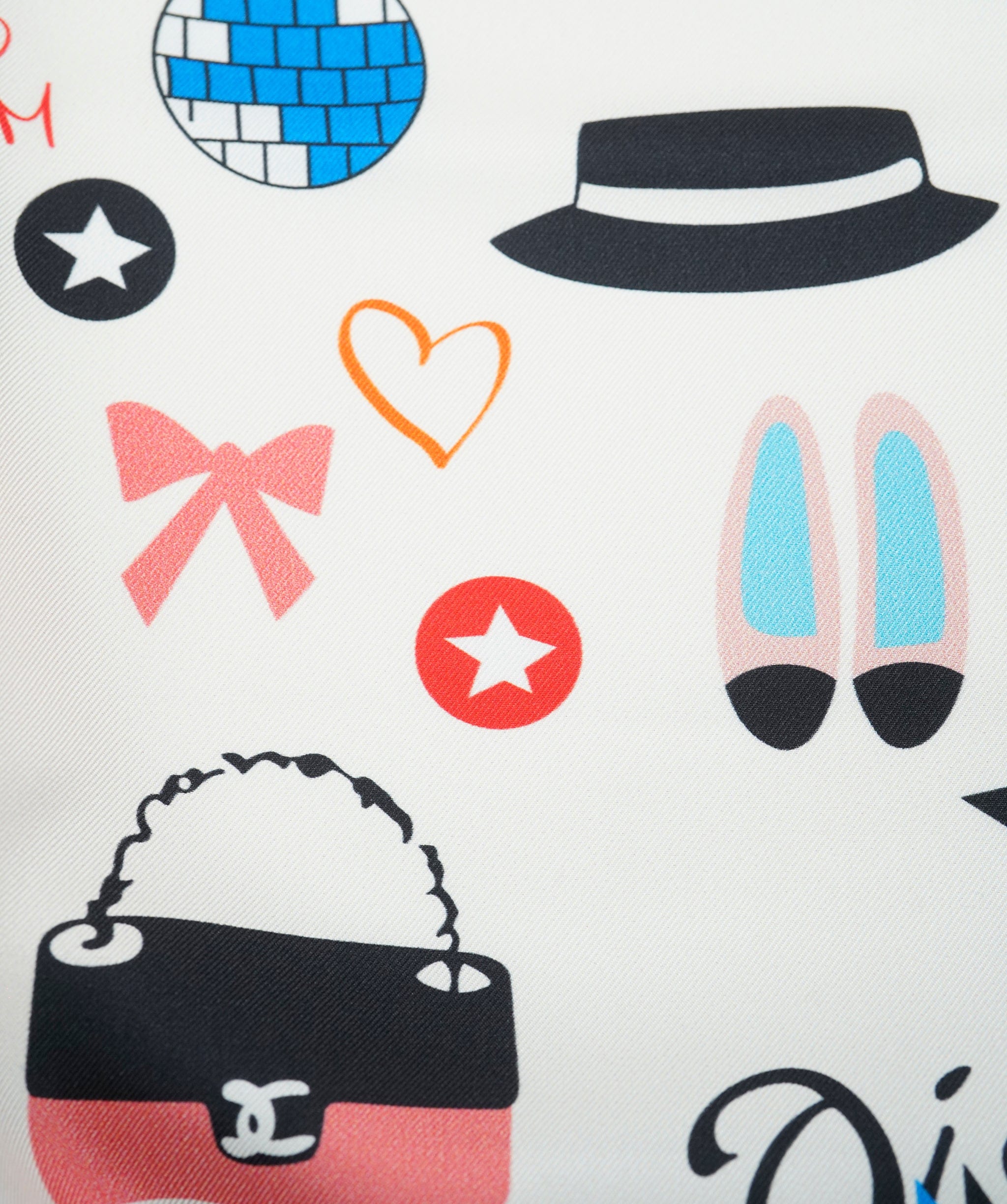 Chanel Chanel Silk scarf, white multicolors, Excellent conditions  AKL0121