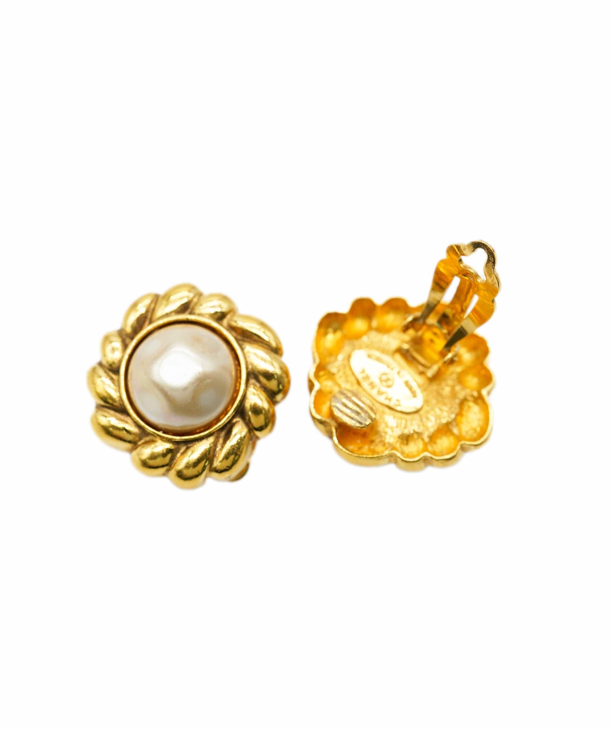 Chanel Chanel 96A Crowned CC Studs 65409 ASL3892