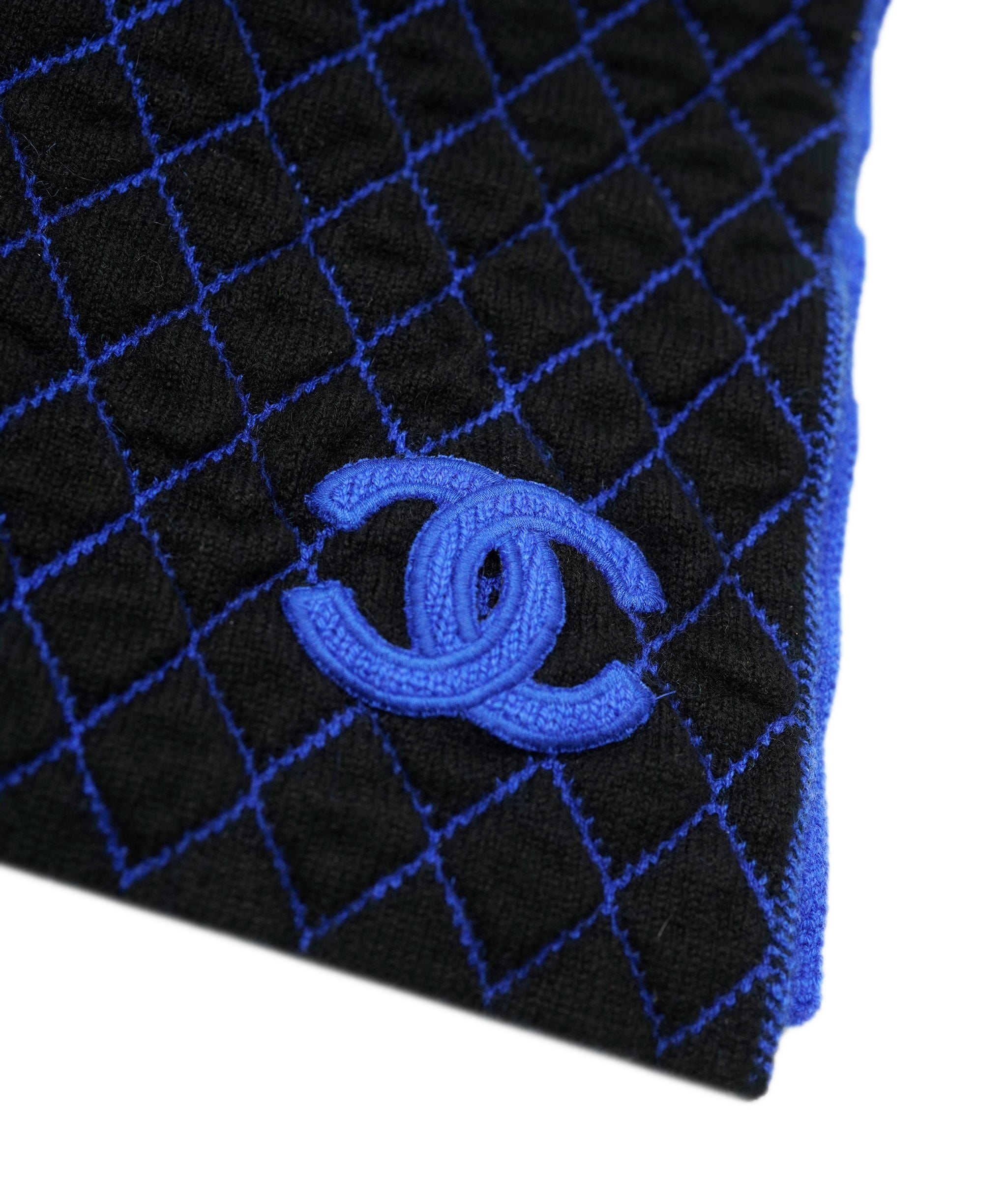 Chanel Chanel cashmere long scarf, blue ASL9897